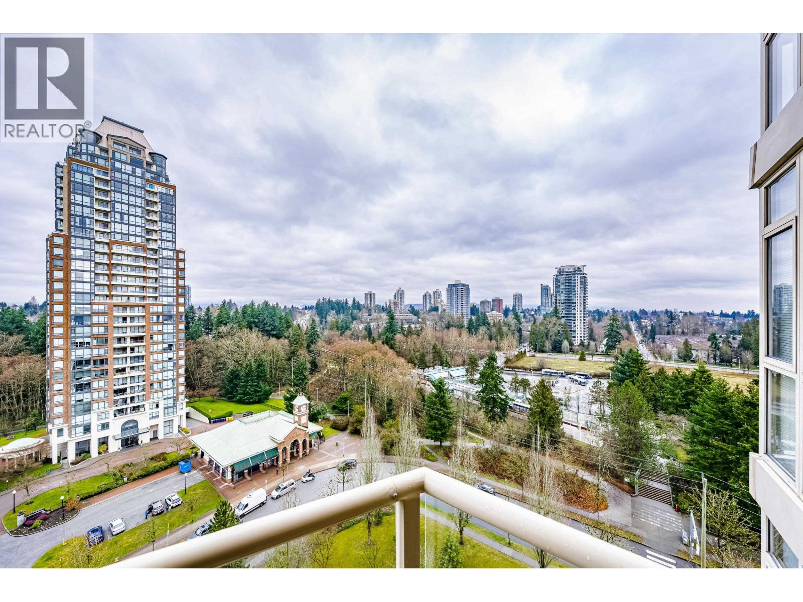 Listing Picture 21 of 31 : 1502 6838 STATION HILL DRIVE, Burnaby / 本拿比 - 魯藝地產 Yvonne Lu Group - MLS Medallion Club Member