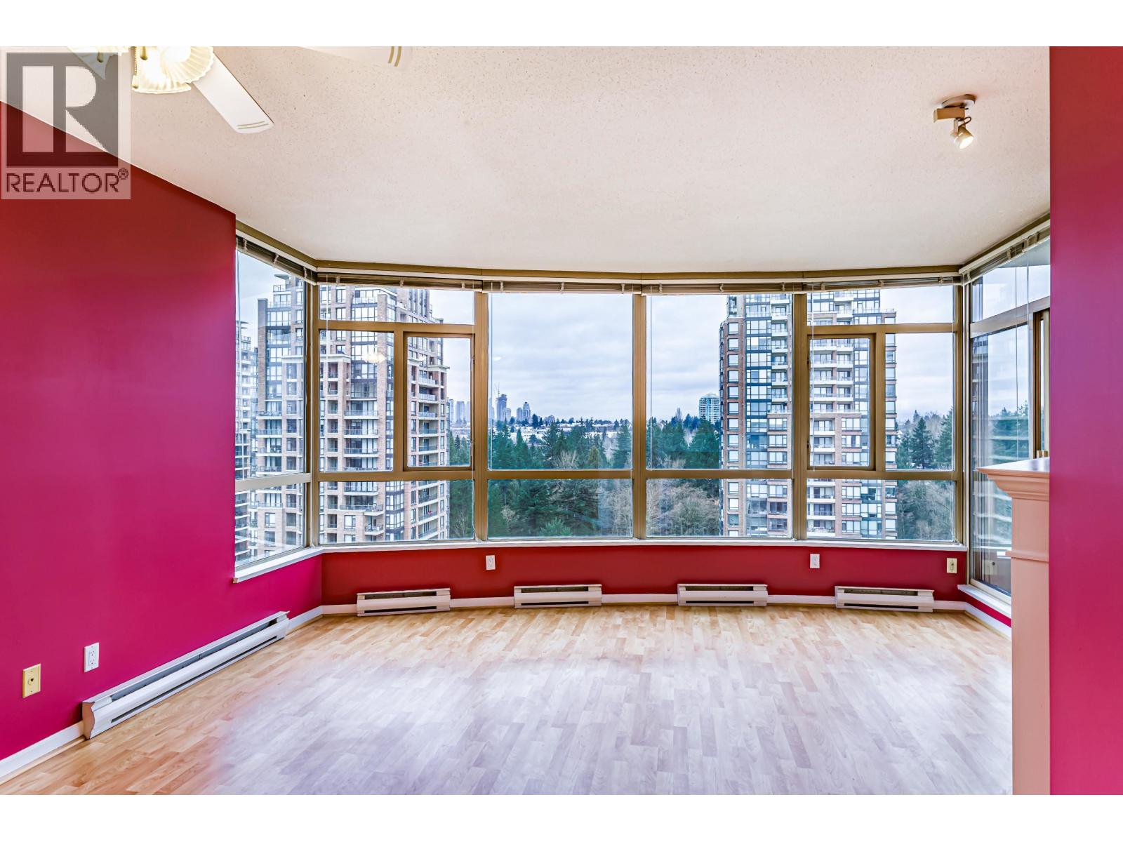 Listing Picture 6 of 31 : 1502 6838 STATION HILL DRIVE, Burnaby / 本拿比 - 魯藝地產 Yvonne Lu Group - MLS Medallion Club Member