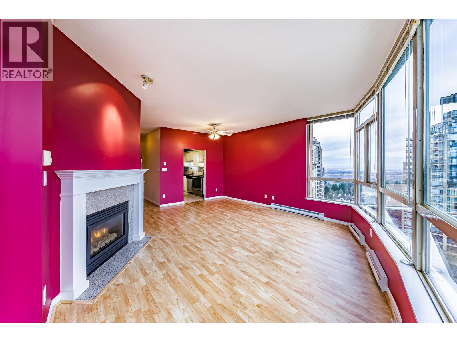 Listing Picture 9 of 31 : 1502 6838 STATION HILL DRIVE, Burnaby / 本拿比 - 魯藝地產 Yvonne Lu Group - MLS Medallion Club Member