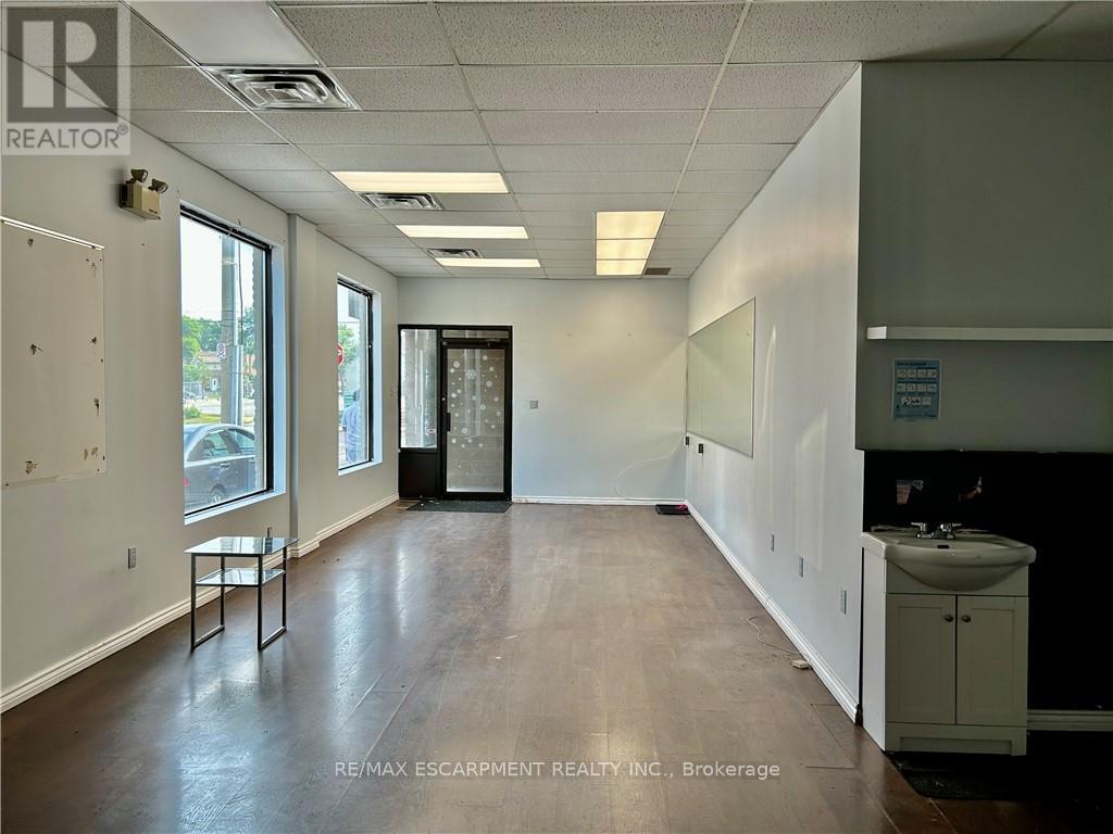 707 Barton Street E, Hamilton, Ontario  L8L 3A5 - Photo 2 - X12749542