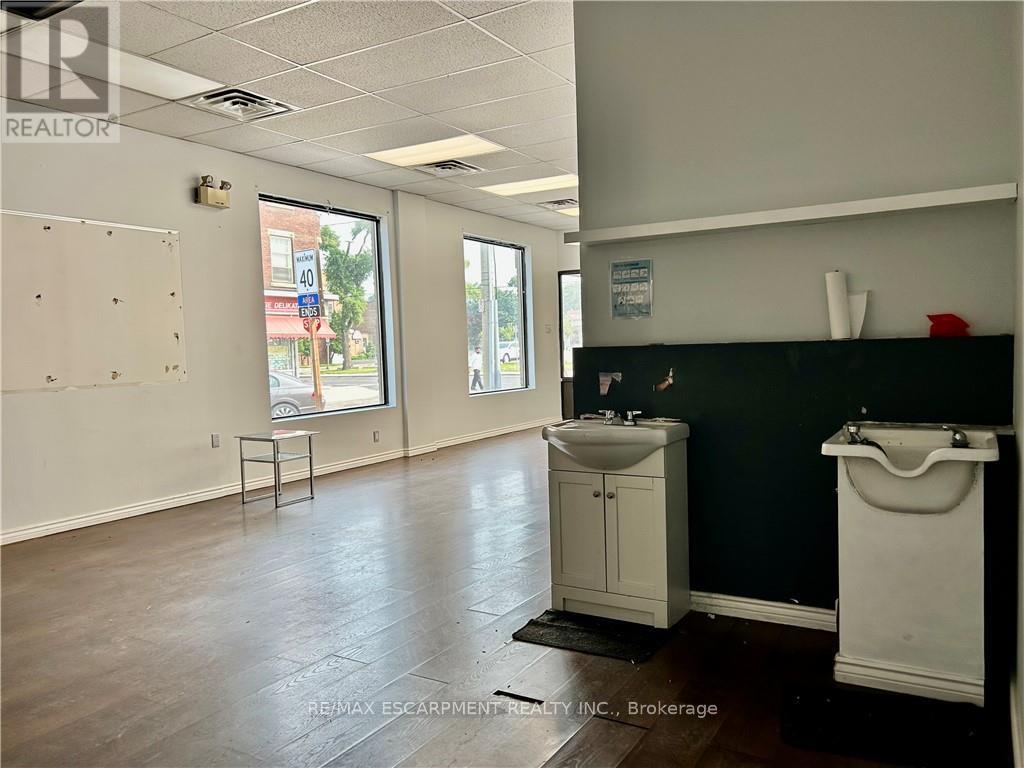 707 Barton Street E, Hamilton, Ontario  L8L 3A5 - Photo 4 - X12749542