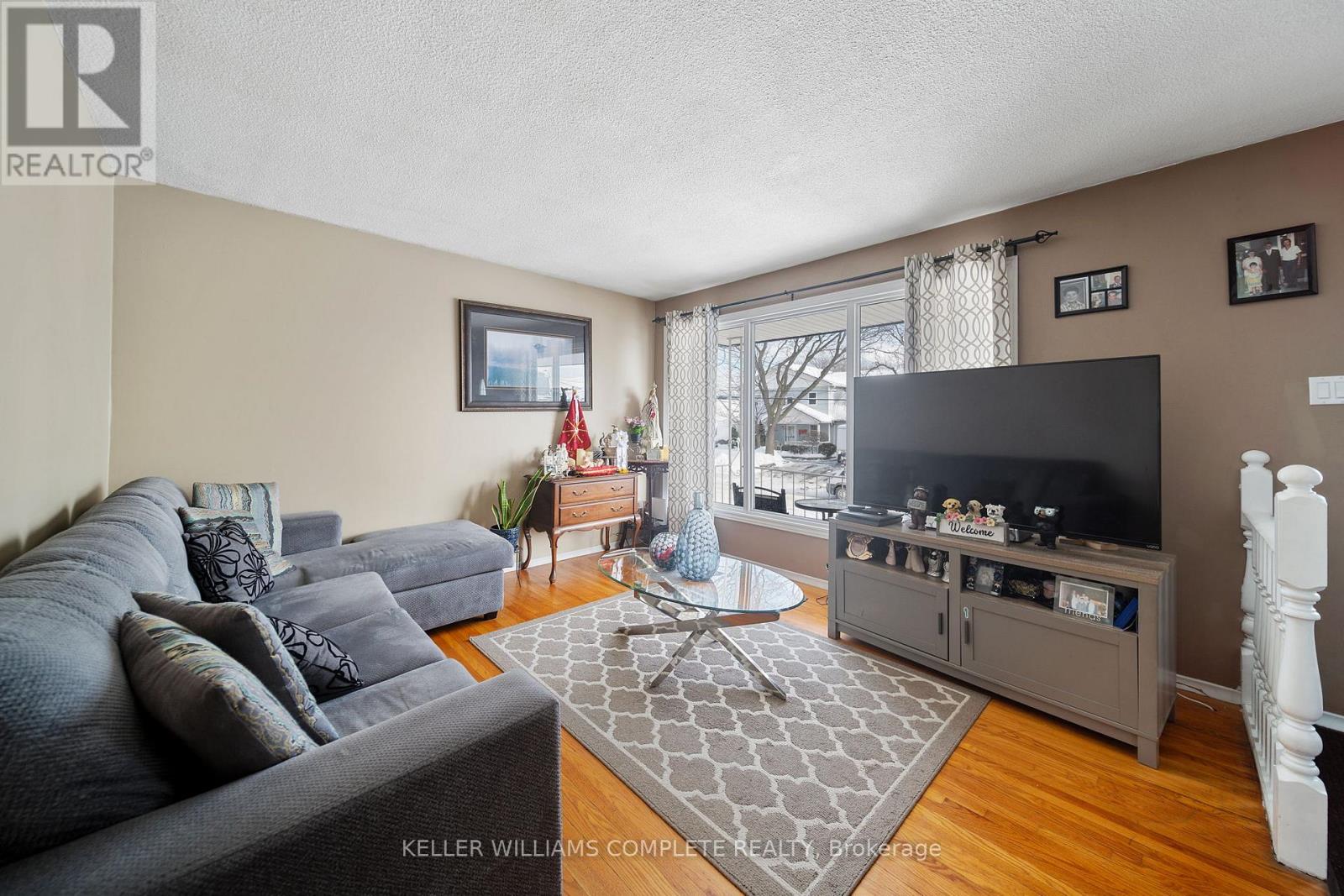 98 East 35th Street, Hamilton, Ontario  L8V 3Y1 - Photo 10 - X12749544