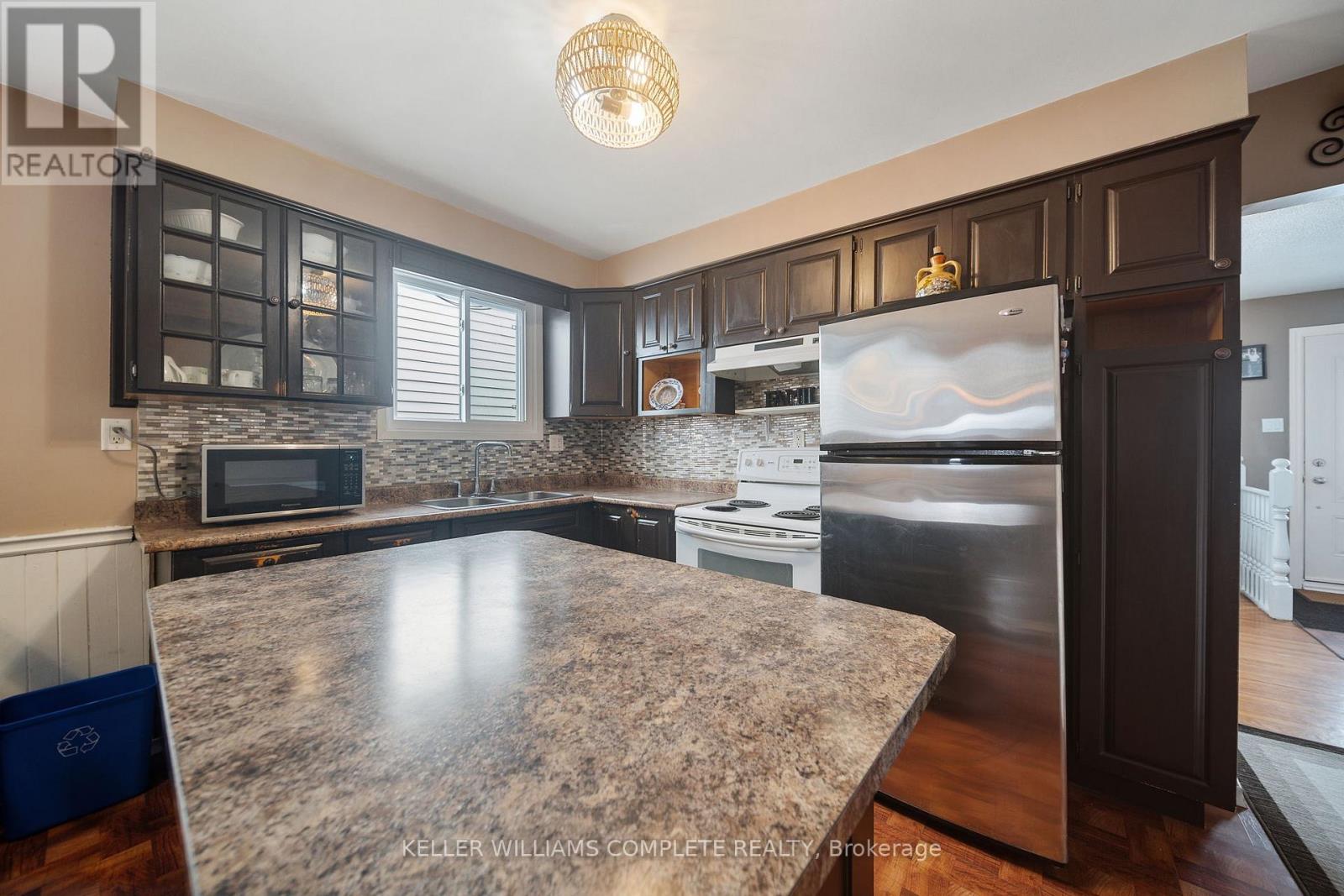 98 East 35th Street, Hamilton, Ontario  L8V 3Y1 - Photo 13 - X12749544