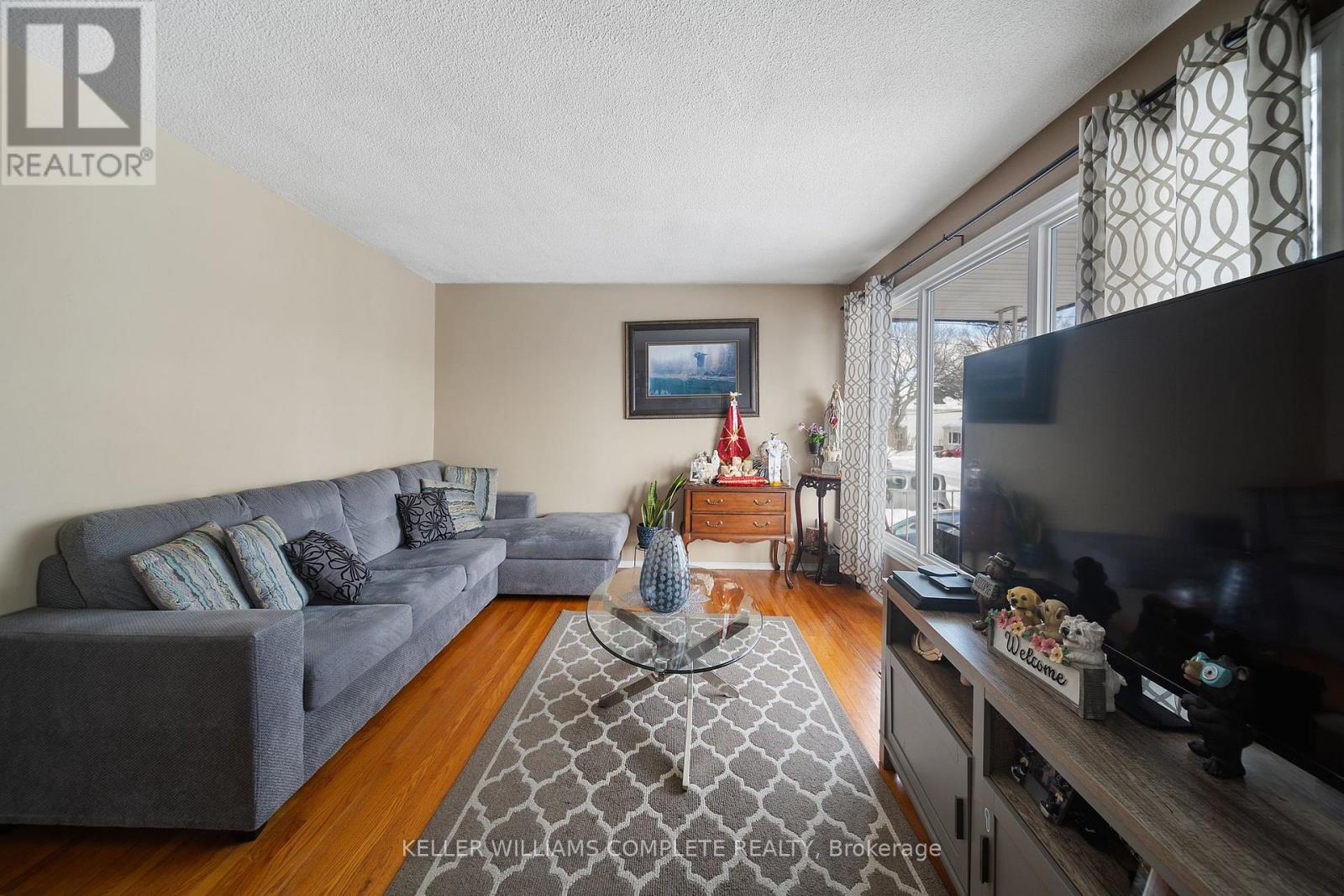 98 East 35th Street, Hamilton, Ontario  L8V 3Y1 - Photo 9 - X12749544