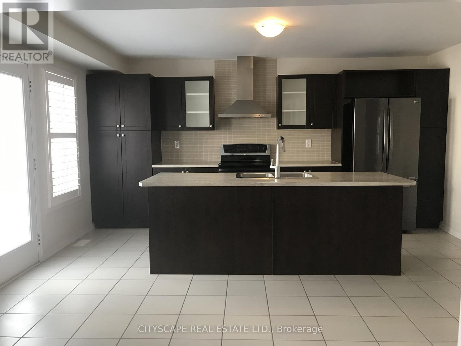 8600 Sweet Chestnut Drive, Niagara Falls, Ontario  L2H 2Y6 - Photo 10 - X12749634