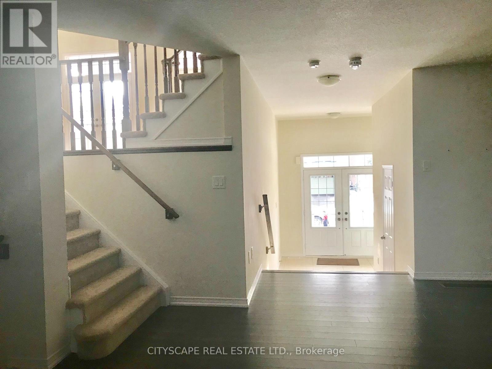 8600 Sweet Chestnut Drive, Niagara Falls, Ontario  L2H 2Y6 - Photo 4 - X12749634