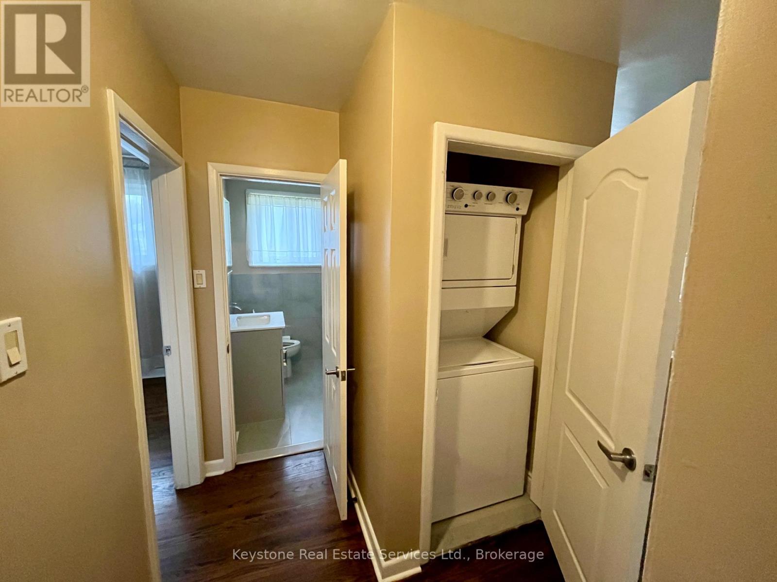 426 Seabourne Drive, Oakville, Ontario  L6L 4G2 - Photo 7 - W12749748