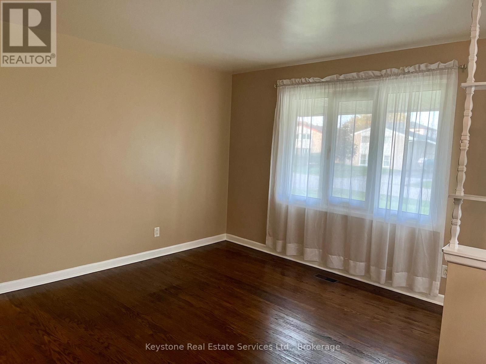 426 Seabourne Drive, Oakville, Ontario  L6L 4G2 - Photo 9 - W12749748