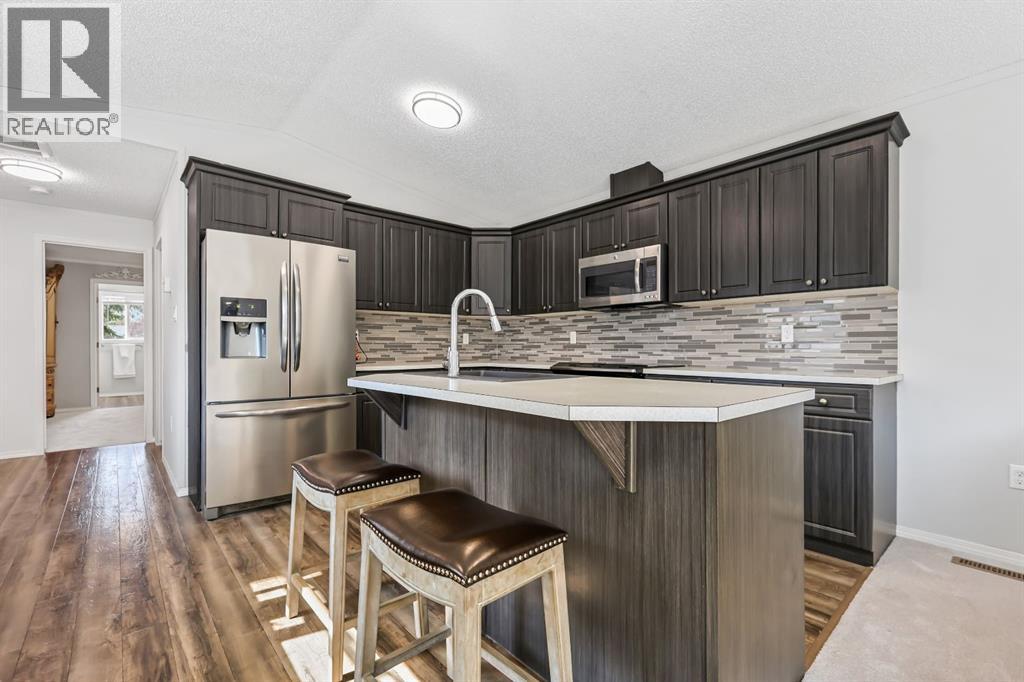 305 Stanley Avenue, Okotoks, Alberta  T1S 1M5 - Photo 7 - A2256943