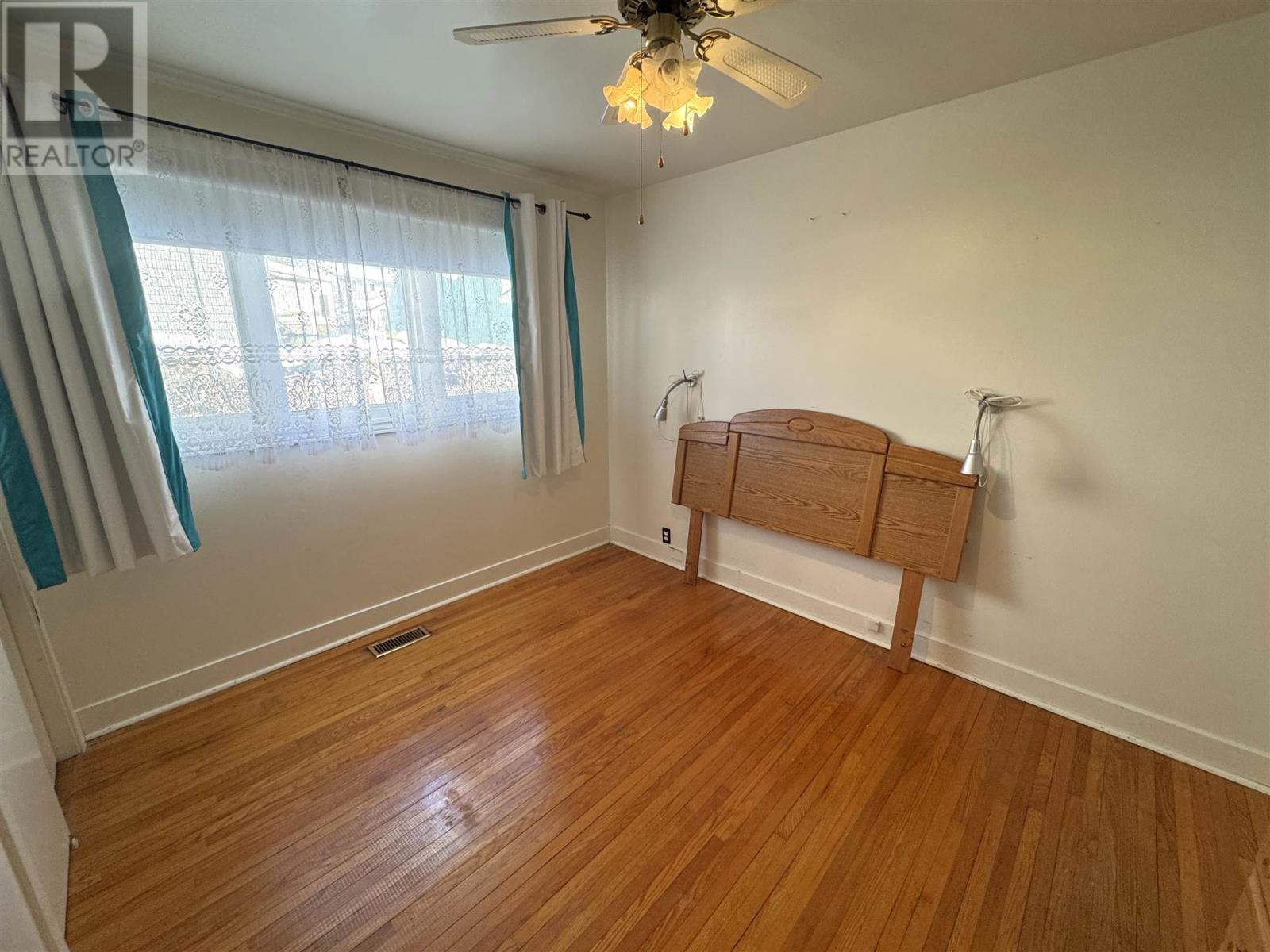 33 Macfarlane Rd, Elliot Lake, Ontario  P5A 1L2 - Photo 17 - SM260212