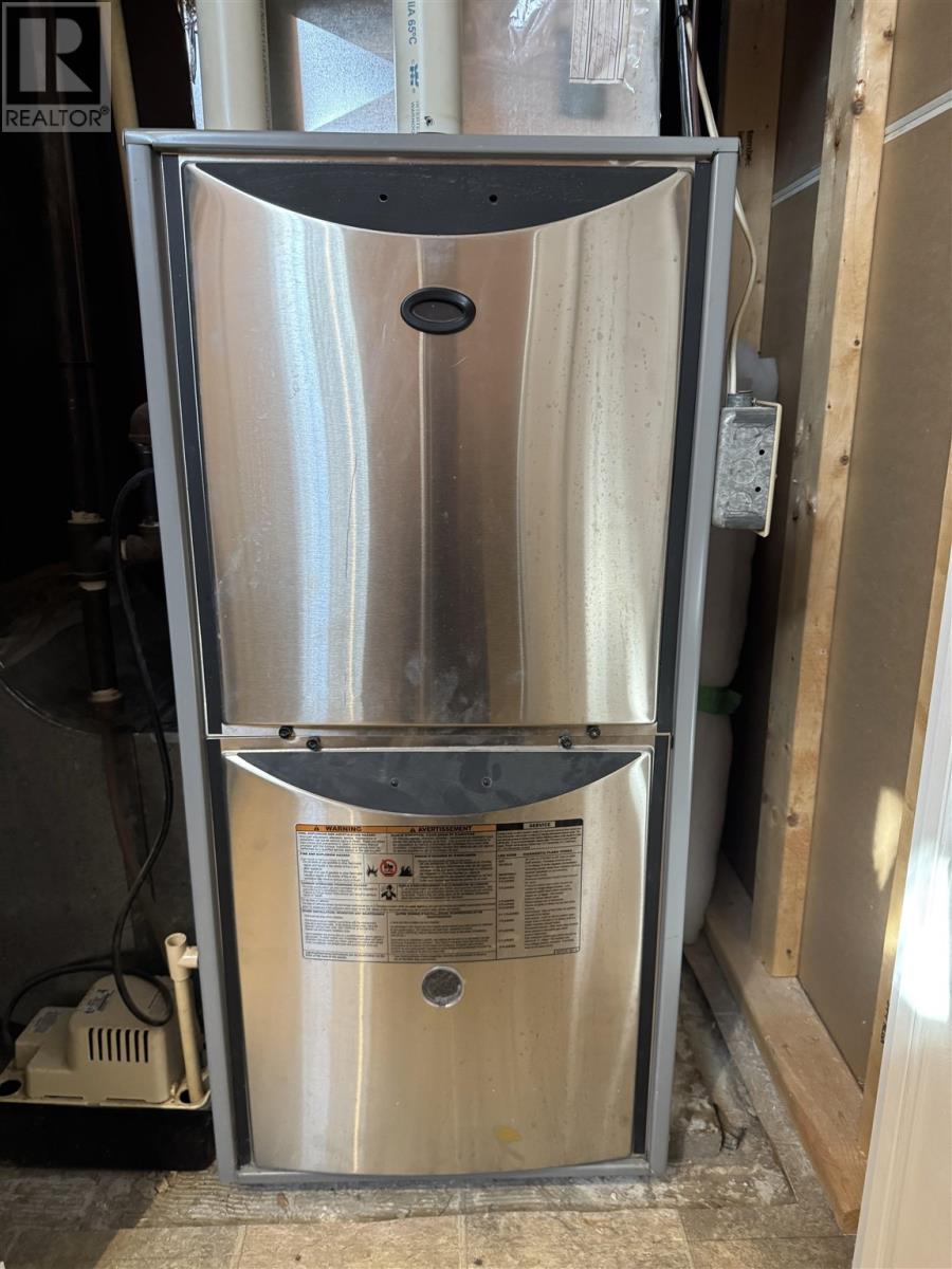 33 Macfarlane Rd, Elliot Lake, Ontario  P5A 1L2 - Photo 29 - SM260212