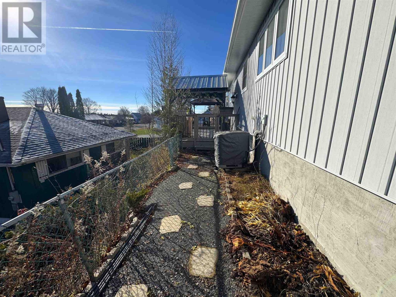 33 Macfarlane Rd, Elliot Lake, Ontario  P5A 1L2 - Photo 34 - SM260212