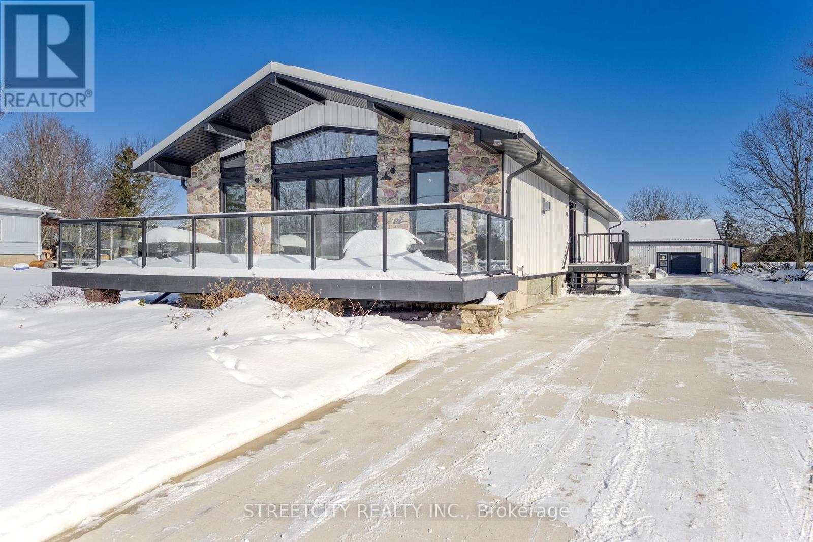 747 BROADWAY STREET, Plympton-Wyoming, Ontario