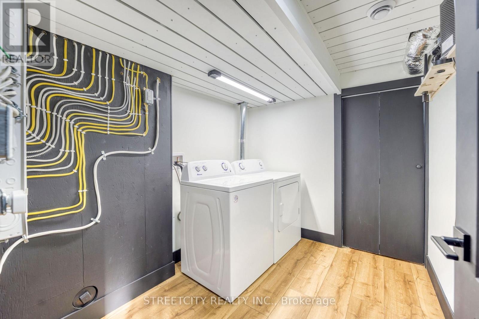 747 Broadway Street, Plympton-Wyoming, Ontario  N0N 1T0 - Photo 24 - X12749914