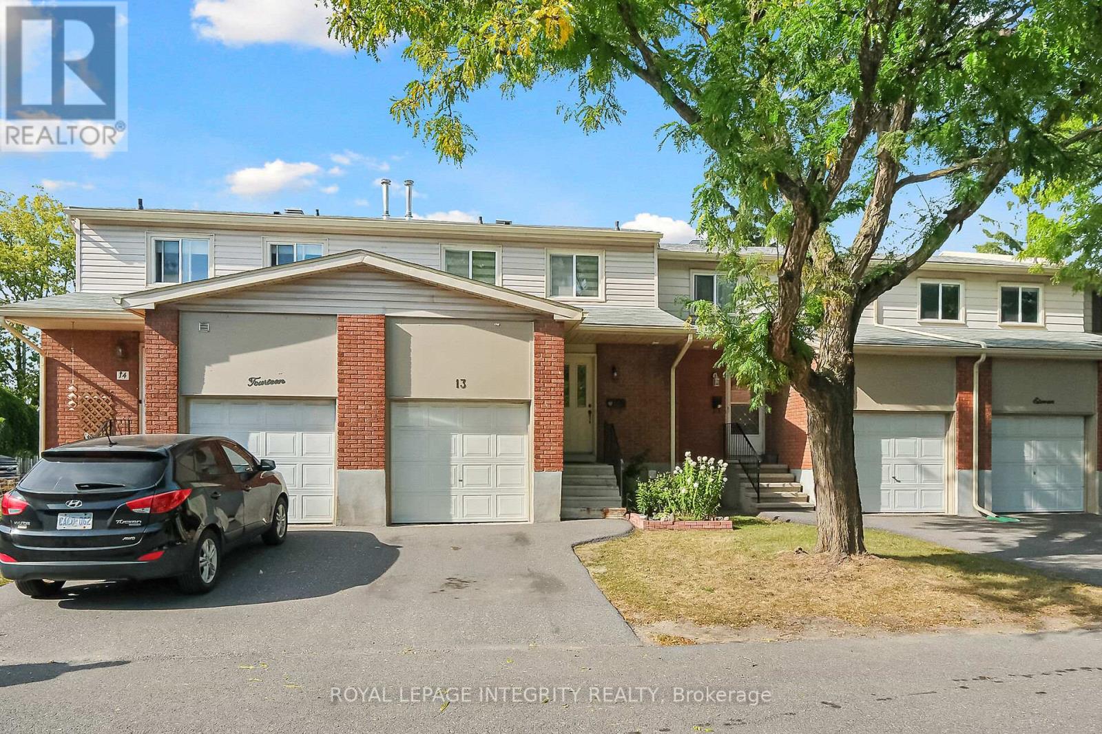 13 - 2415 Southvale Crescent, Ottawa, Ontario  K1B 4T9 - Photo 2 - X12749856