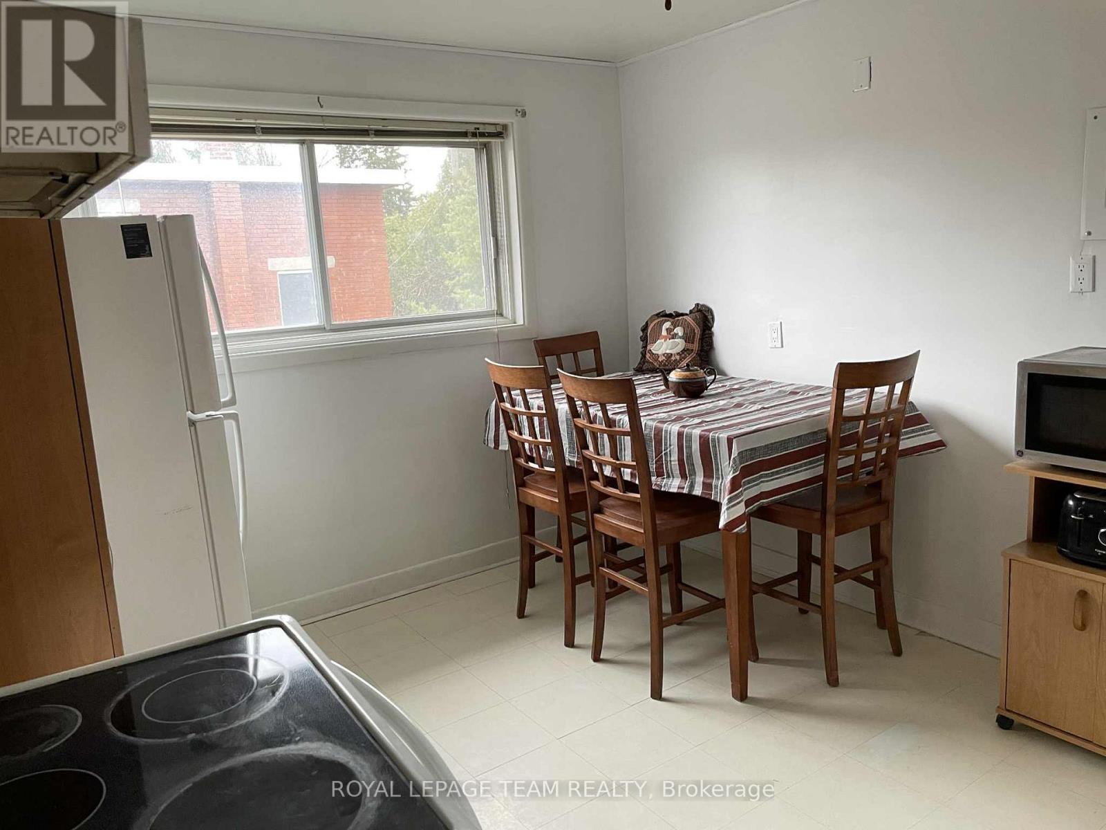 482 Vernon Avenue, Ottawa, Ontario  K1K 1A6 - Photo 4 - X12749892