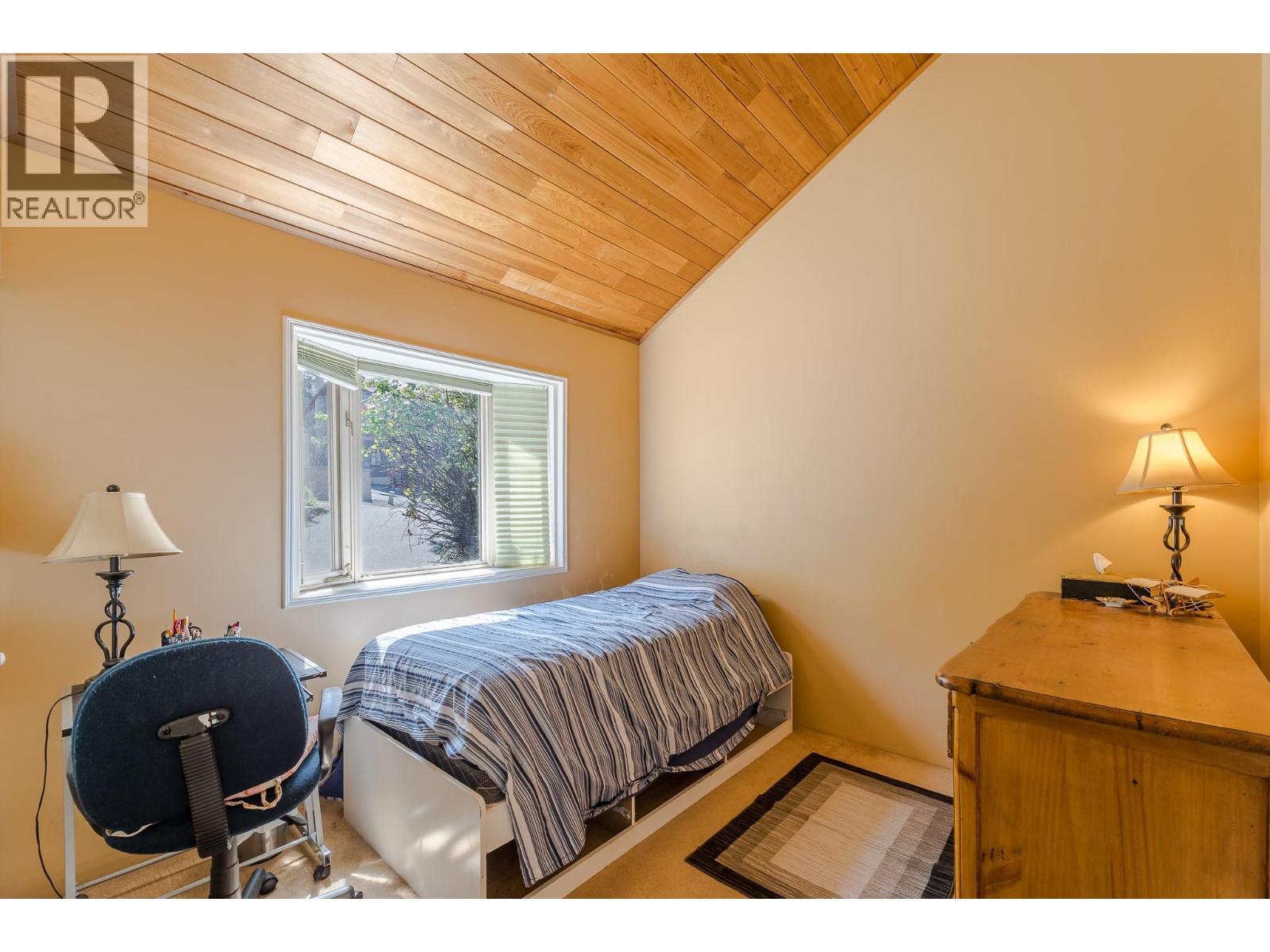 186 DEWDNEY Crescent Penticton Photo 23