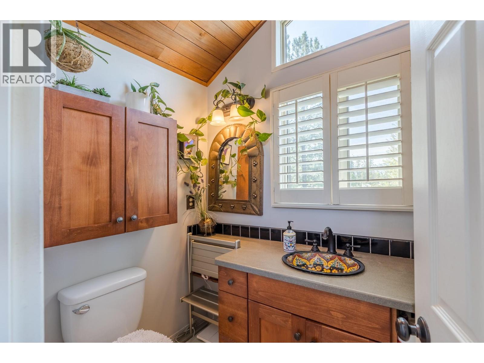 186 DEWDNEY Crescent Penticton Photo 25