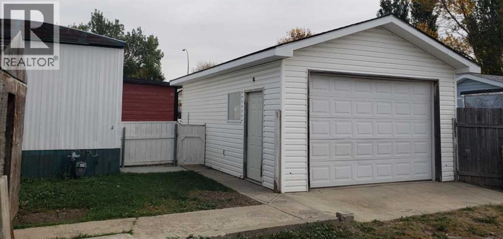 4806 6 Street, Coalhurst, Alberta  T0L 0V0 - Photo 6 - A2240532