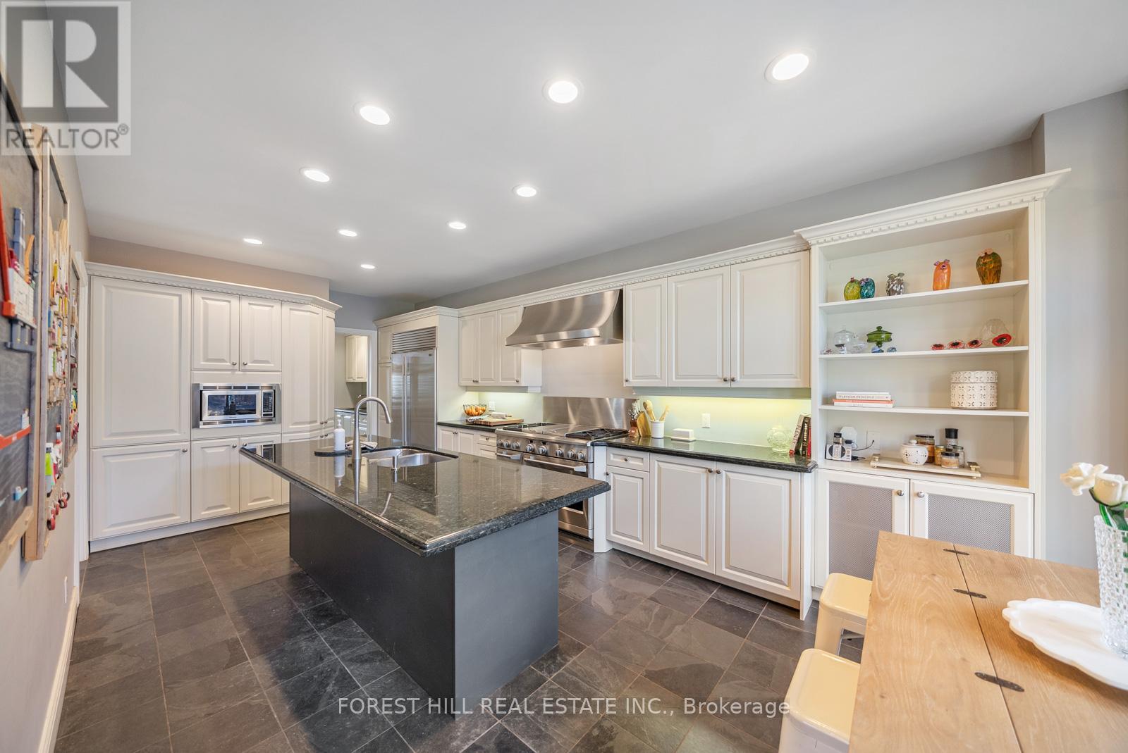 2 St Hildas Avenue, Toronto, Ontario  M4N 2P4 - Photo 17 - C12749688