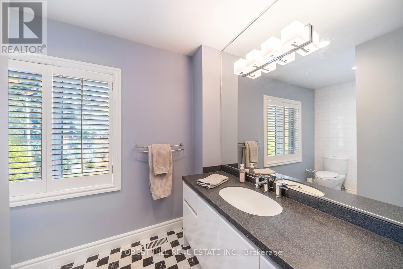 2 St Hildas Avenue, Toronto, Ontario  M4N 2P4 - Photo 32 - C12749688