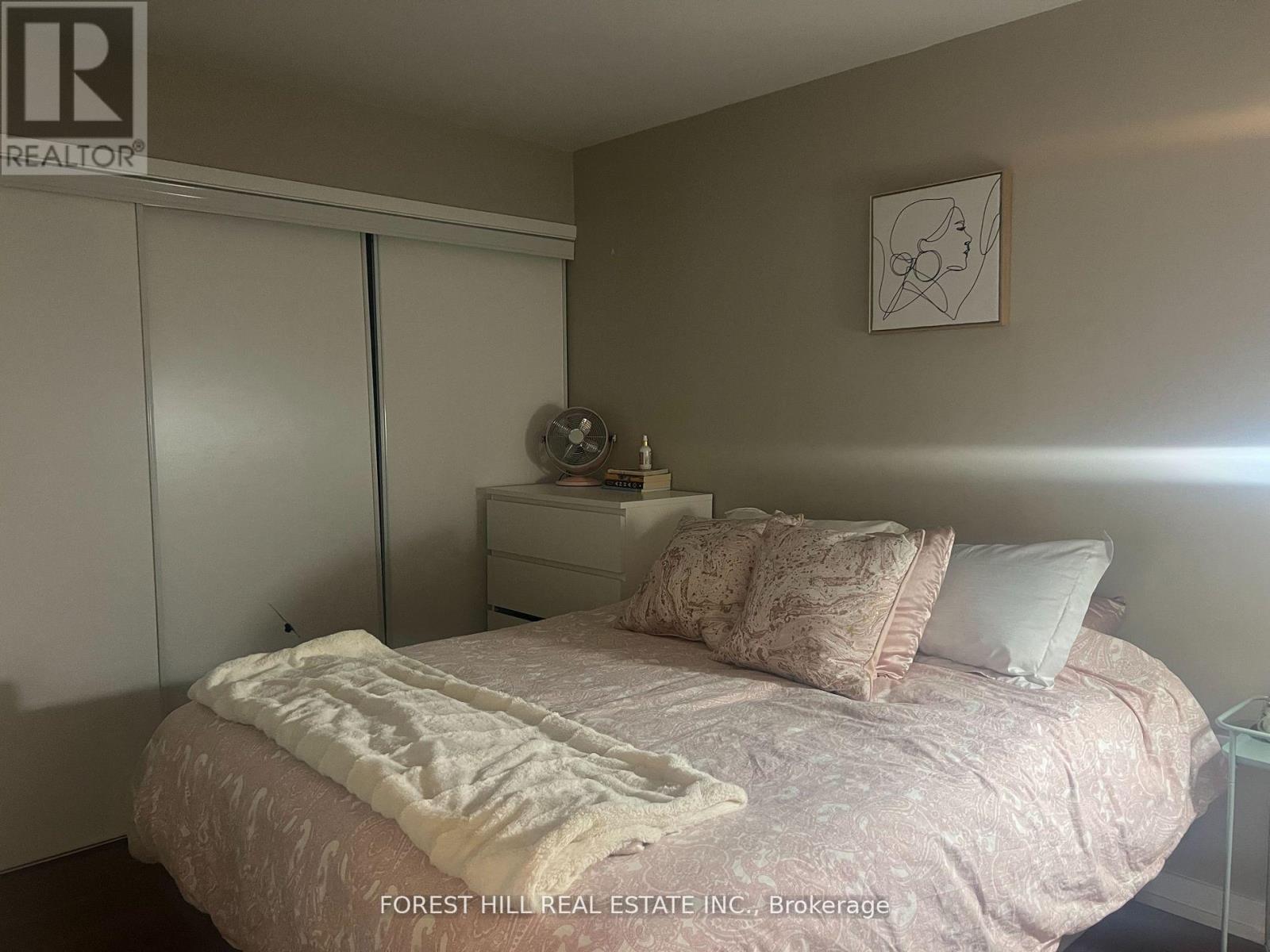 909 - 8 Telegram Mews, Toronto, Ontario  M5V 3Z5 - Photo 10 - C12749702