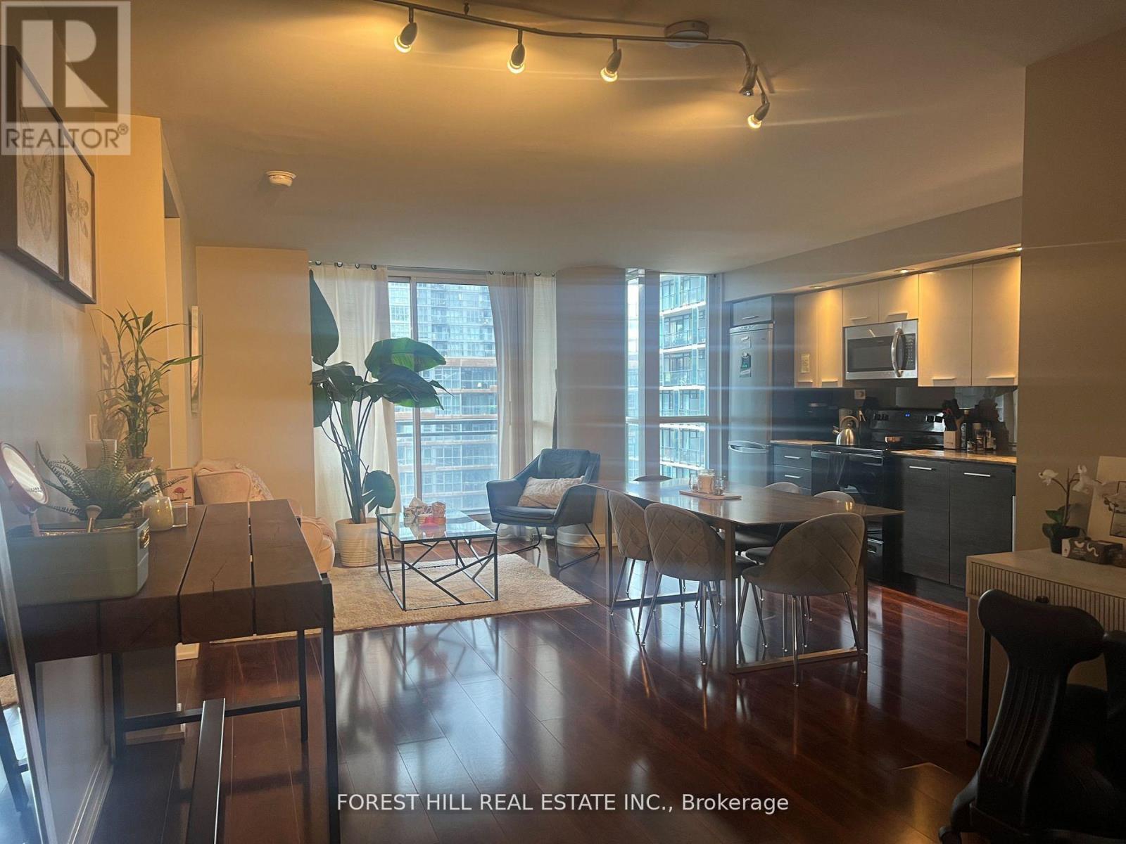 909 - 8 Telegram Mews, Toronto, Ontario  M5V 3Z5 - Photo 4 - C12749702