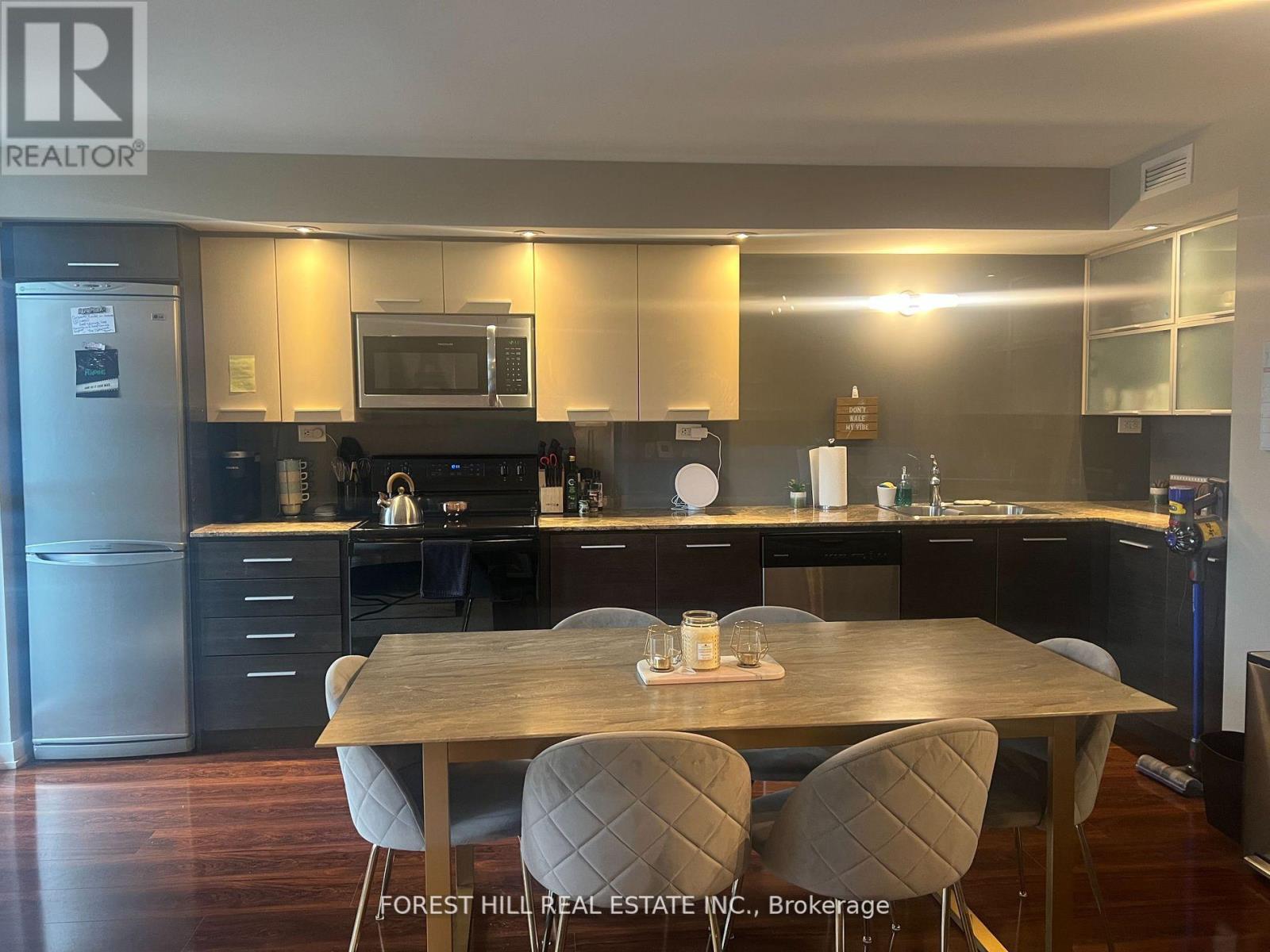 909 - 8 Telegram Mews, Toronto, Ontario  M5V 3Z5 - Photo 5 - C12749702