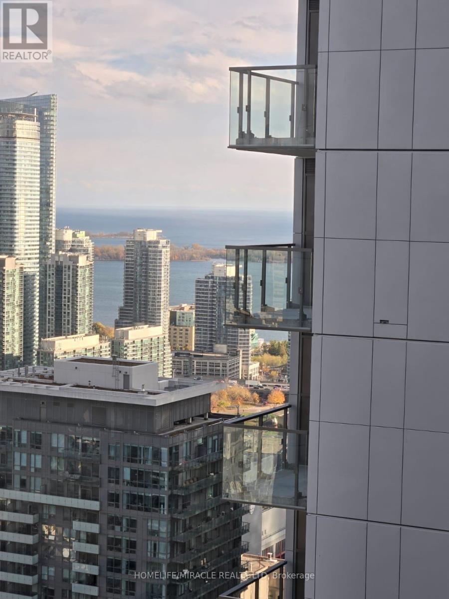 4721 - 28 Widmer Street, Toronto, Ontario  M5V 0T2 - Photo 12 - C12749812