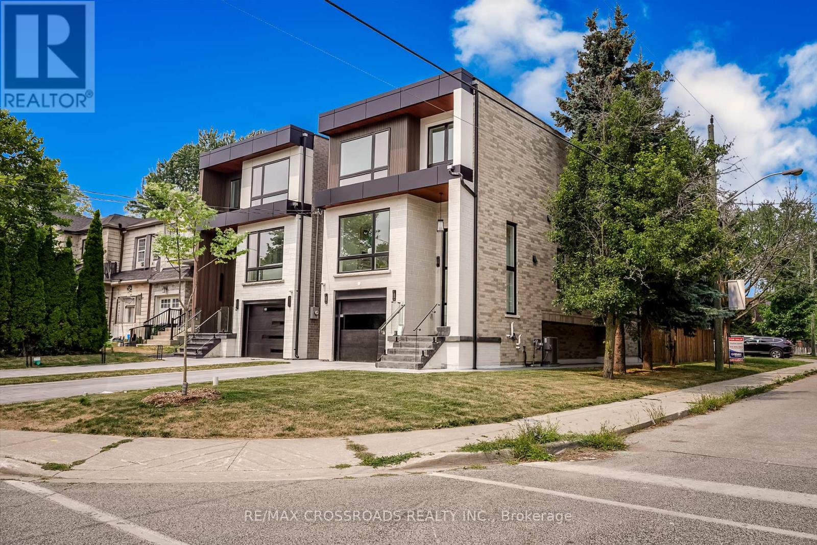 108 PARK STREET, Toronto, Ontario