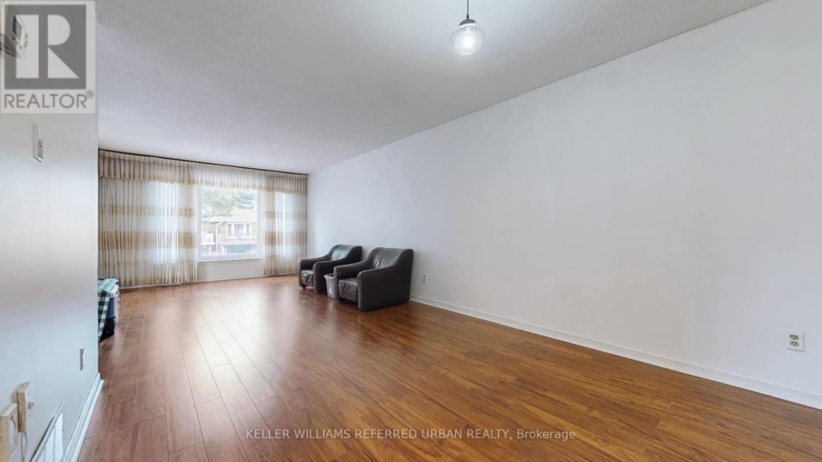 15 Thistlewaite Crescent, Toronto, Ontario  M1S 3Y8 - Photo 4 - E12749926