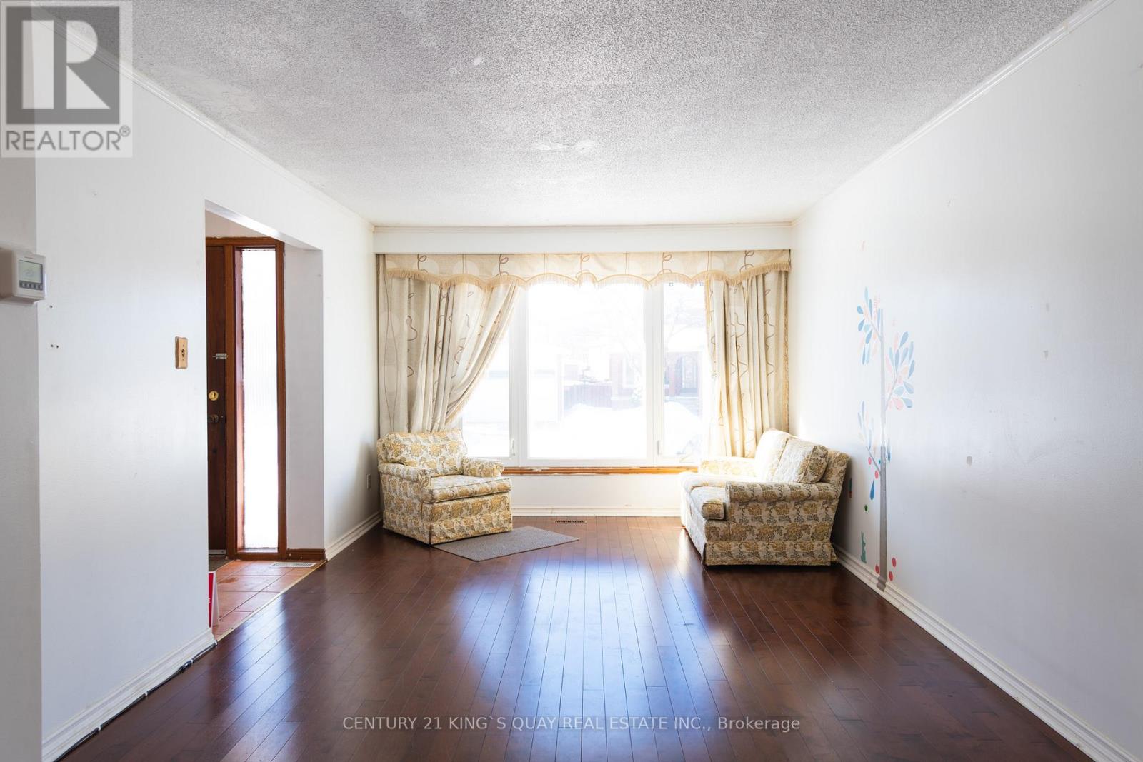 9 Barrington Crescent, Markham, Ontario  L3R 3H2 - Photo 5 - N12749754