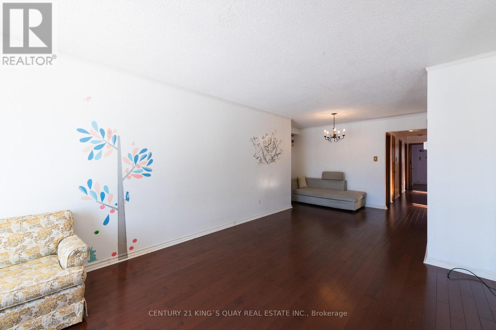 9 Barrington Crescent, Markham, Ontario  L3R 3H2 - Photo 8 - N12749754