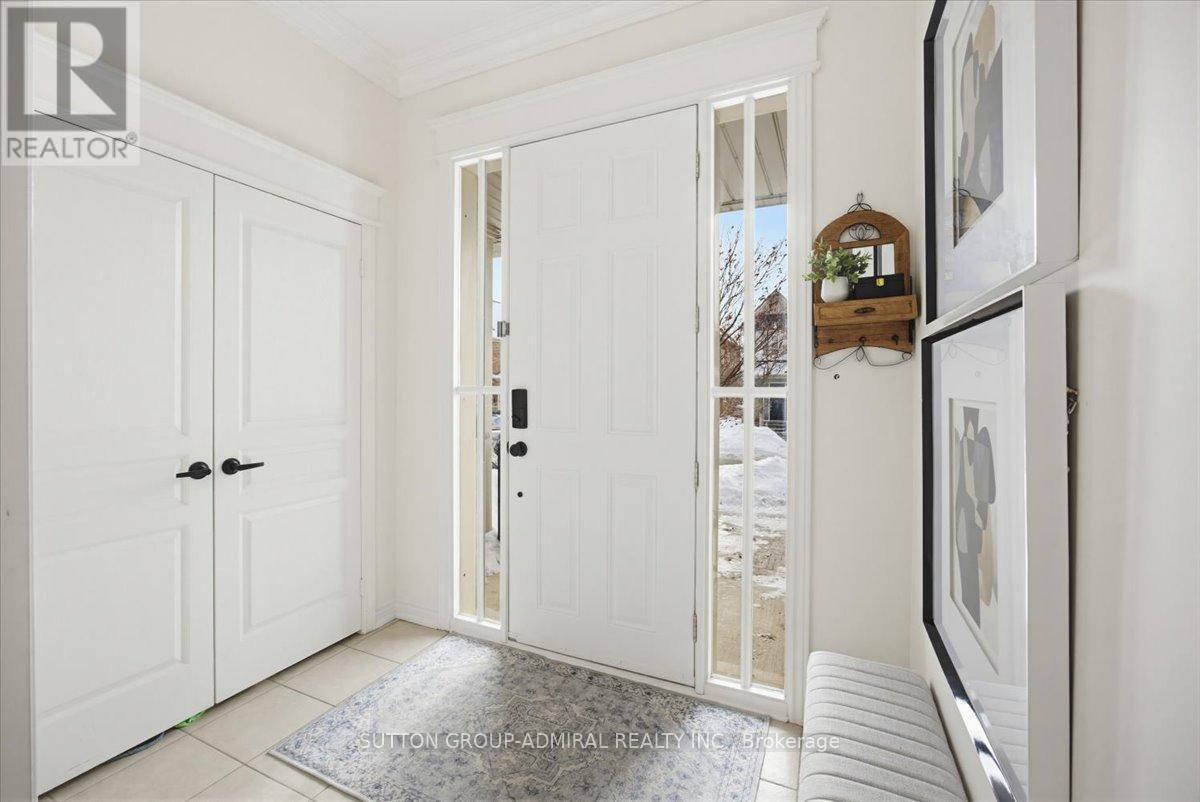 68 Southvale Drive, Vaughan, Ontario  L6A 0Y6 - Photo 3 - N12749810