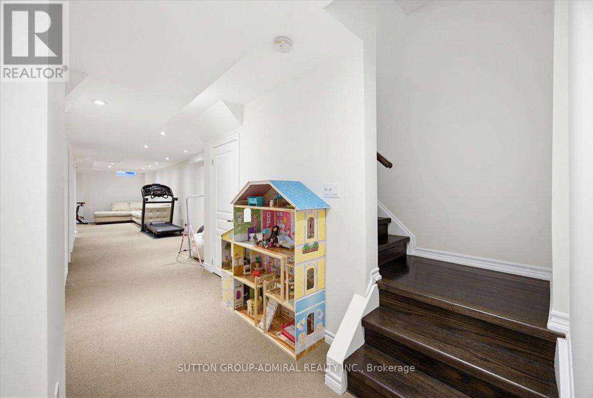 68 Southvale Drive, Vaughan, Ontario  L6A 0Y6 - Photo 36 - N12749810