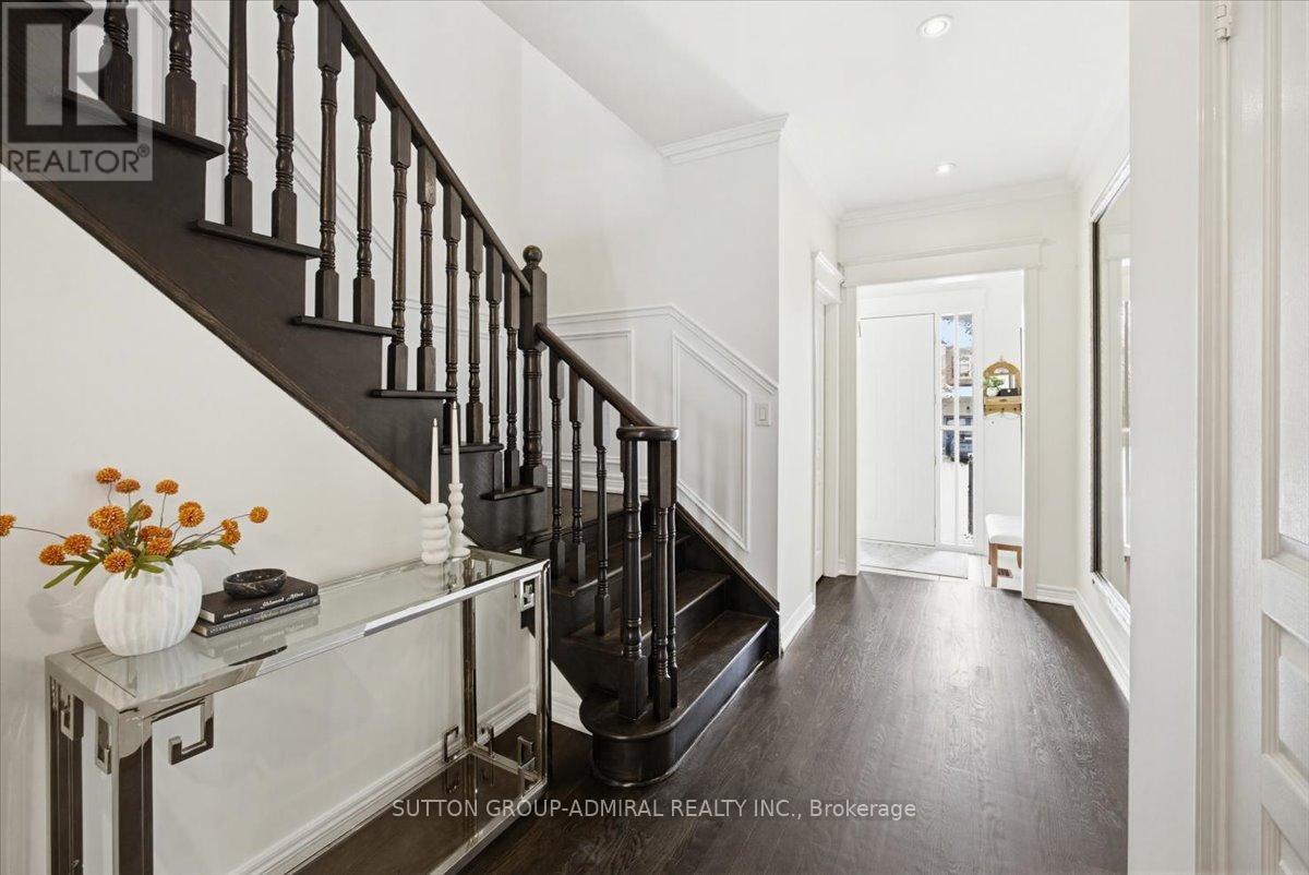 68 Southvale Drive, Vaughan, Ontario  L6A 0Y6 - Photo 5 - N12749810