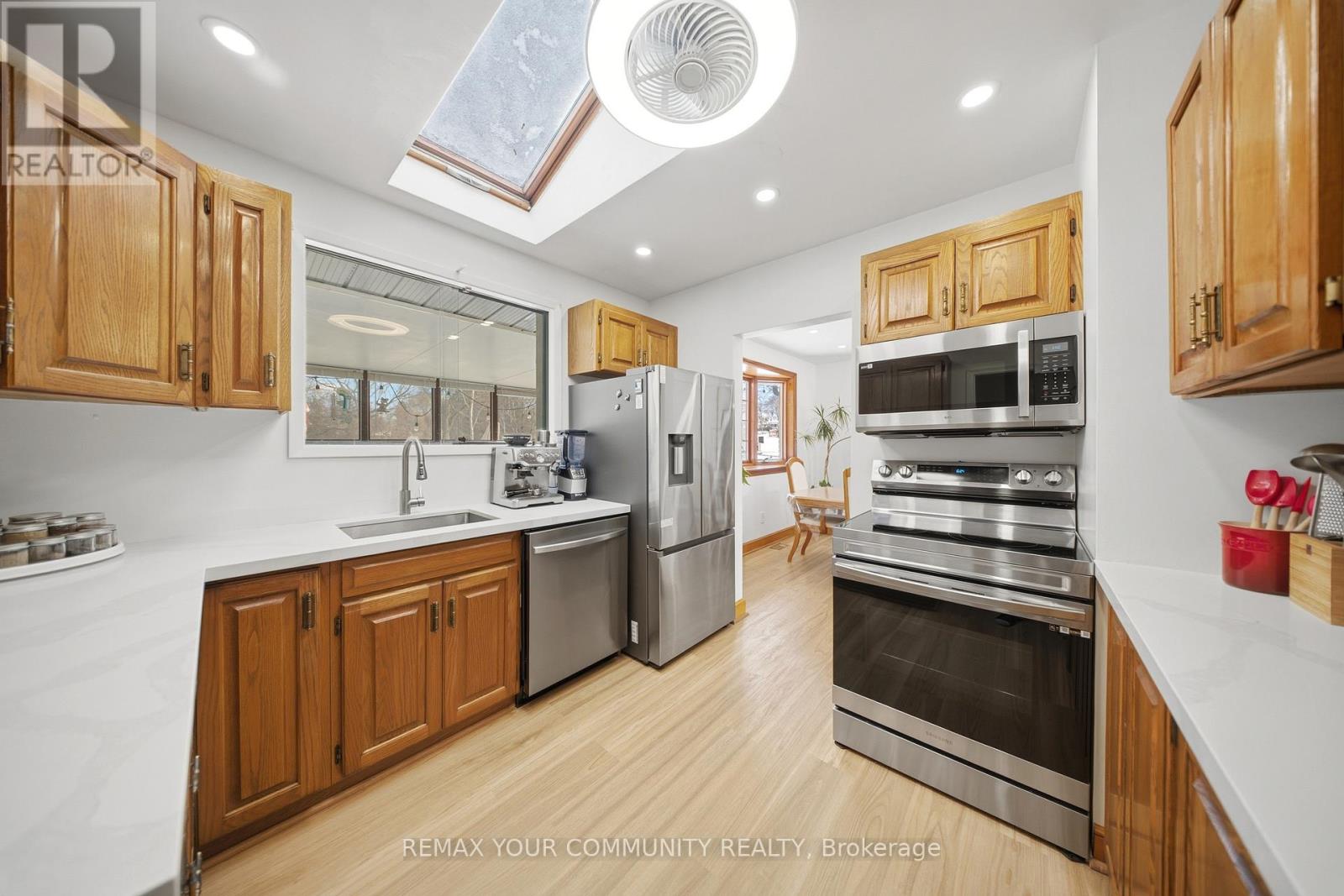 233 East Street, East Gwillimbury, Ontario  L9N 1K8 - Photo 17 - N12749824