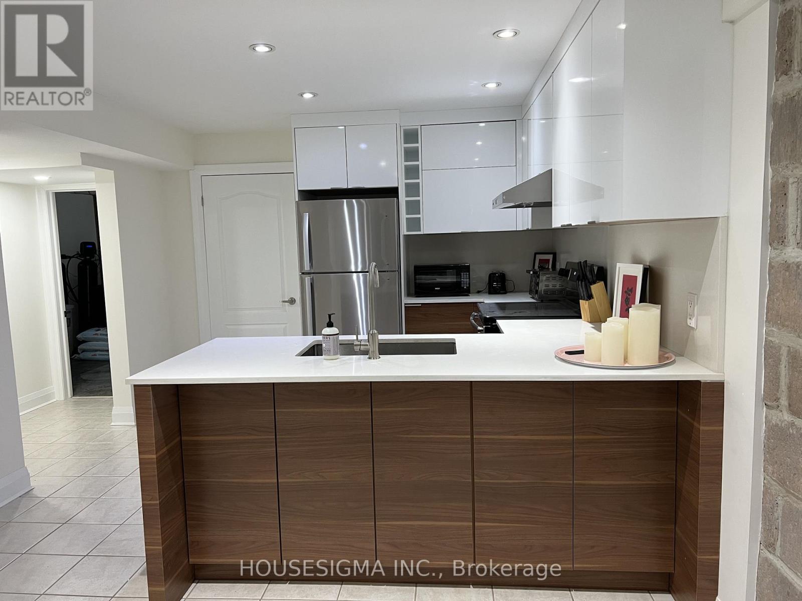 BSMT - 292 BROOKSIDE ROAD, Richmond Hill, Ontario