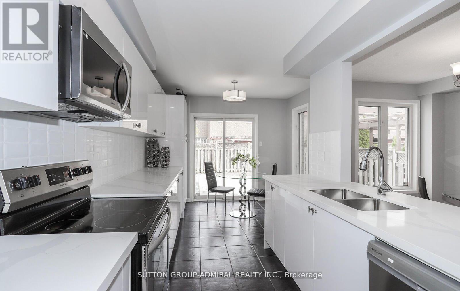 49 National Pine Drive, Vaughan, Ontario  L6A 3M3 - Photo 13 - N12749896