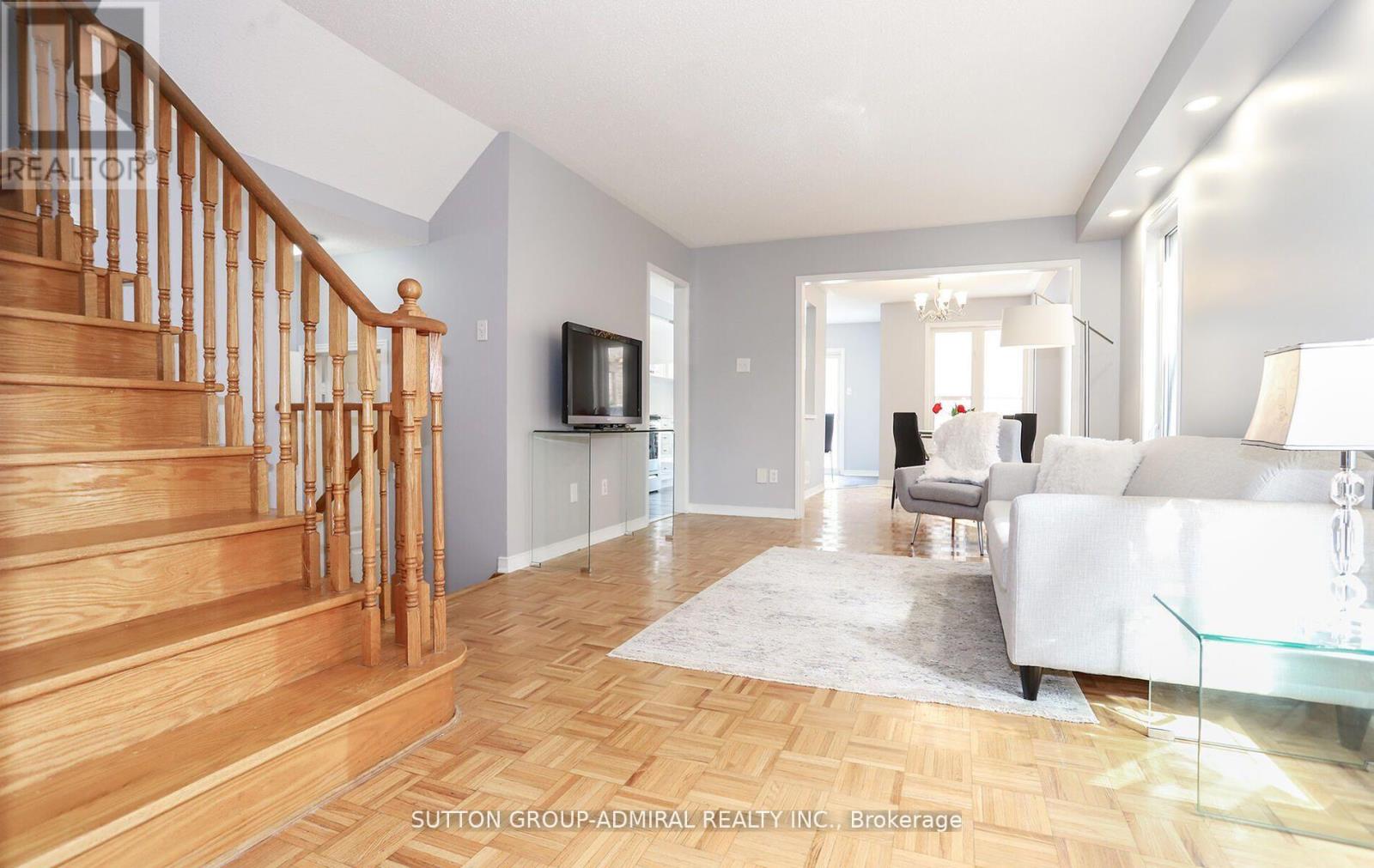 49 National Pine Drive, Vaughan, Ontario  L6A 3M3 - Photo 4 - N12749896