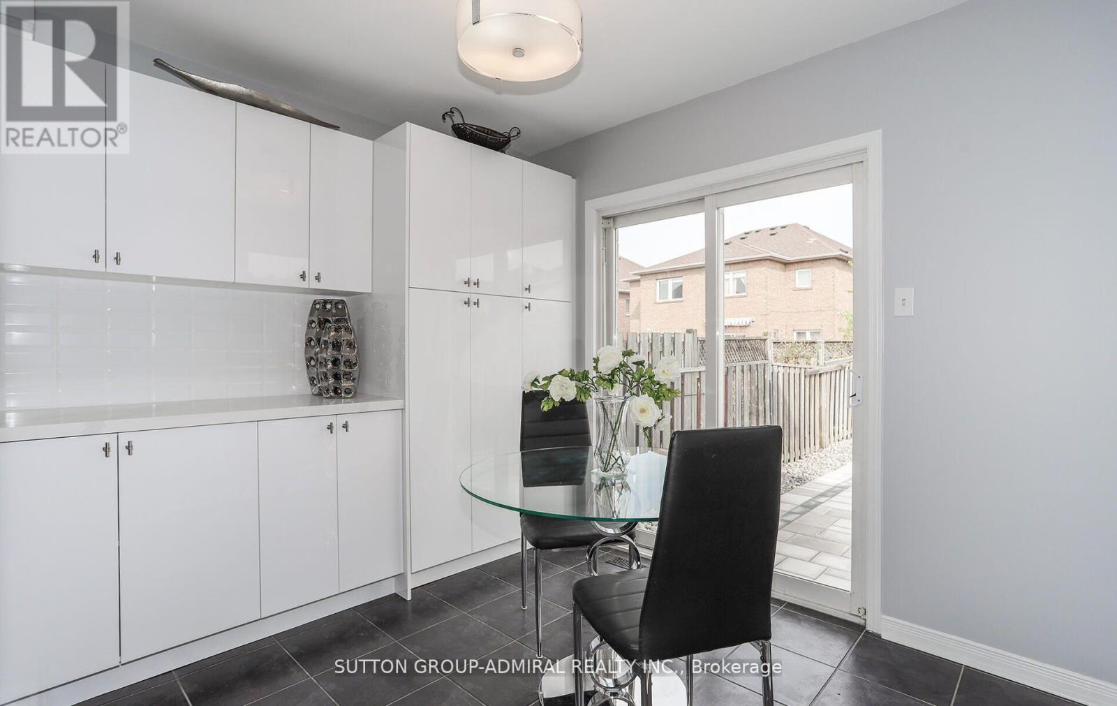 49 National Pine Drive, Vaughan, Ontario  L6A 3M3 - Photo 9 - N12749896