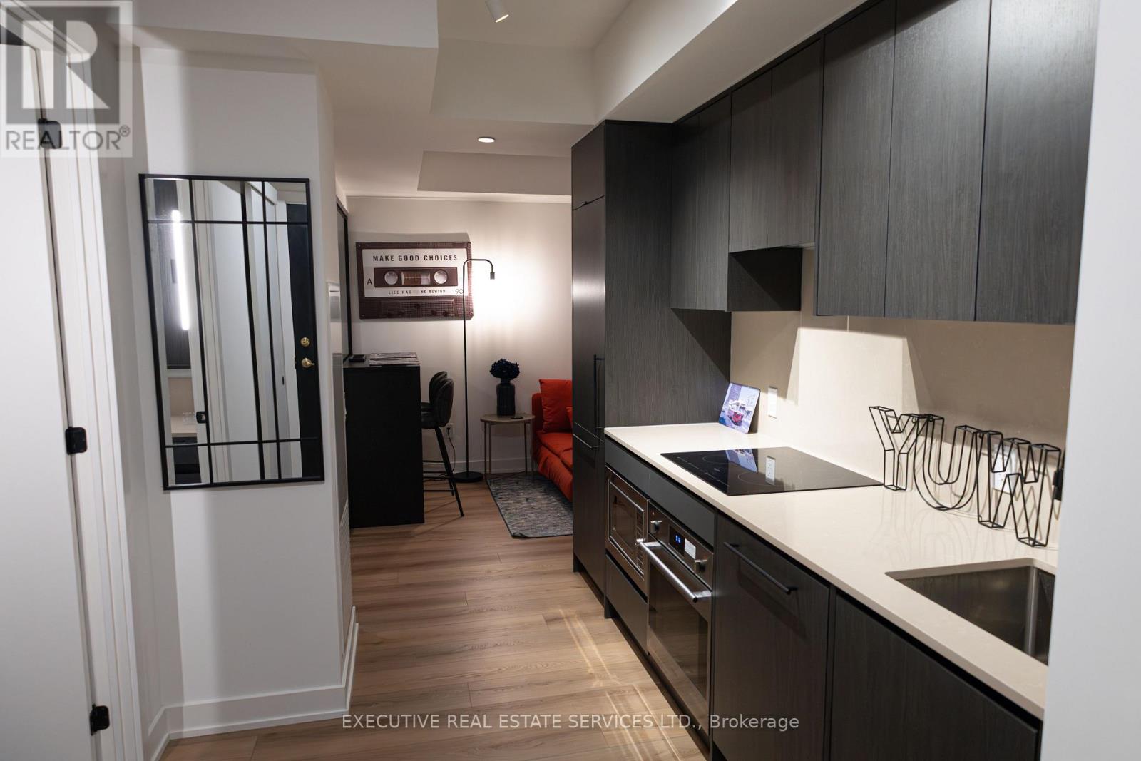 #201 - 5 Lakeview Avenue, Toronto, Ontario  M6J 0H3 - Photo 8 - C12700496