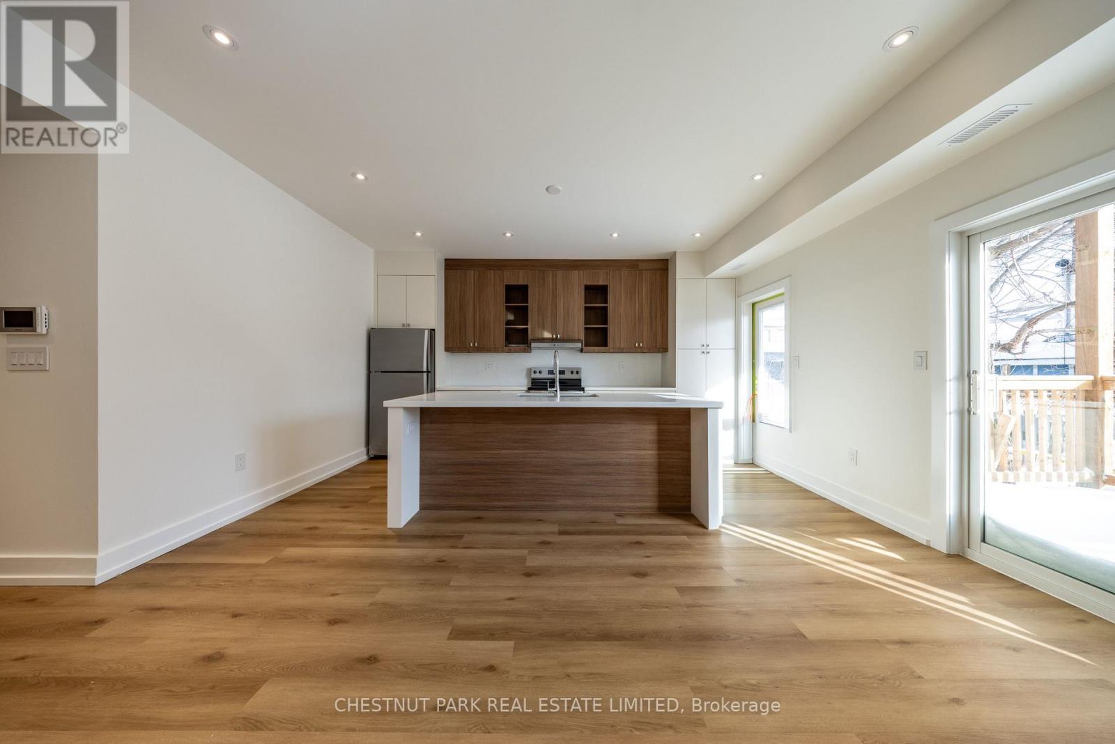 B - 29 Hatherley Road, Toronto (Caledonia-Fairbank), Ontario  M6E 1V8 - Photo 12 - W12749680