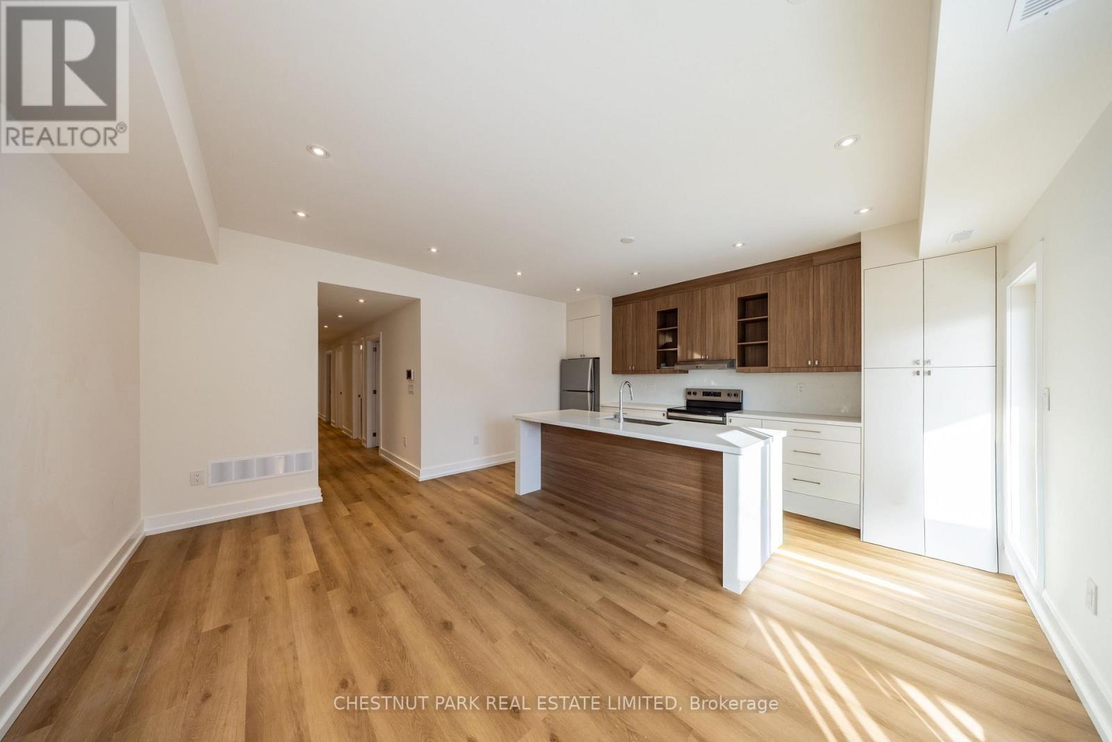 B - 29 Hatherley Road, Toronto (Caledonia-Fairbank), Ontario  M6E 1V8 - Photo 15 - W12749680