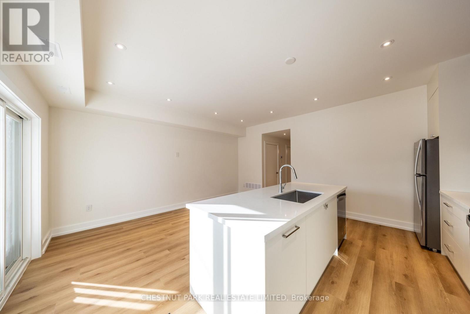 B - 29 Hatherley Road, Toronto (Caledonia-Fairbank), Ontario  M6E 1V8 - Photo 18 - W12749680