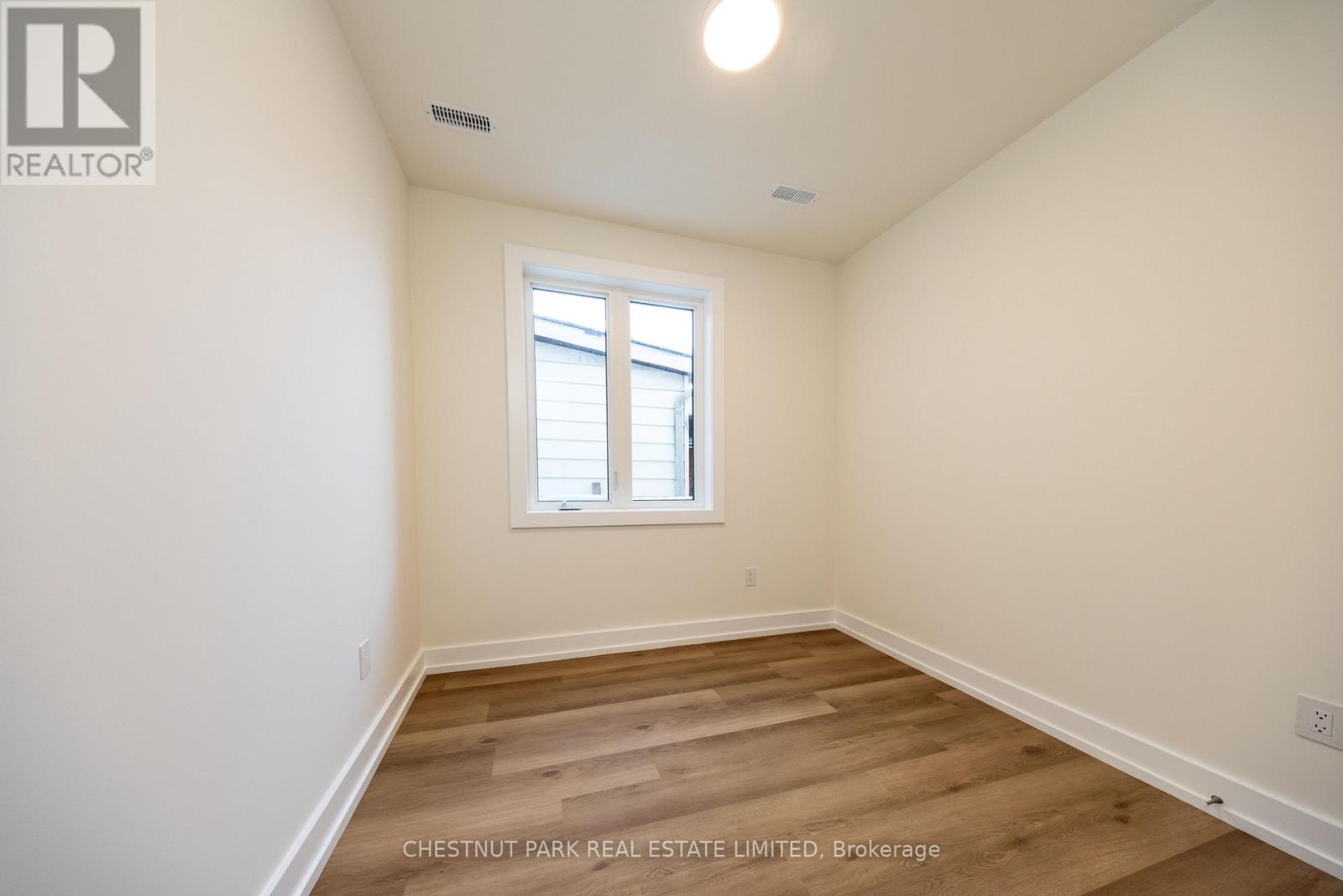 B - 29 Hatherley Road, Toronto (Caledonia-Fairbank), Ontario  M6E 1V8 - Photo 5 - W12749680