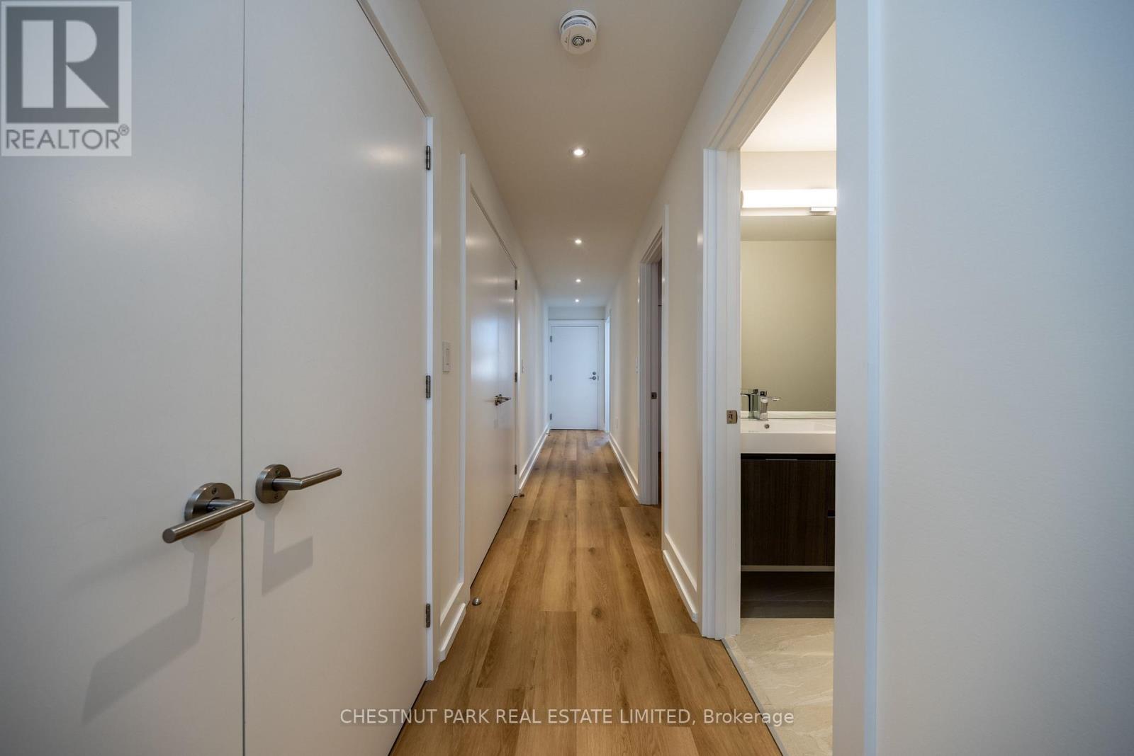 B - 29 Hatherley Road, Toronto (Caledonia-Fairbank), Ontario  M6E 1V8 - Photo 7 - W12749680