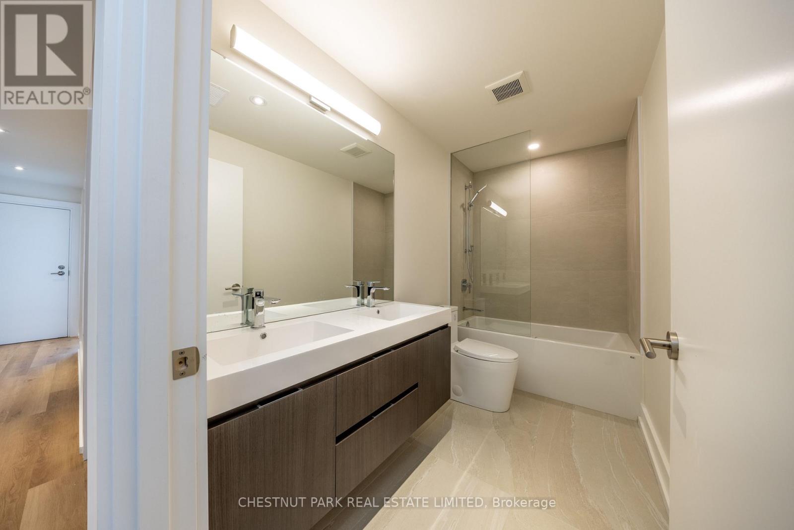 B - 29 Hatherley Road, Toronto (Caledonia-Fairbank), Ontario  M6E 1V8 - Photo 8 - W12749680