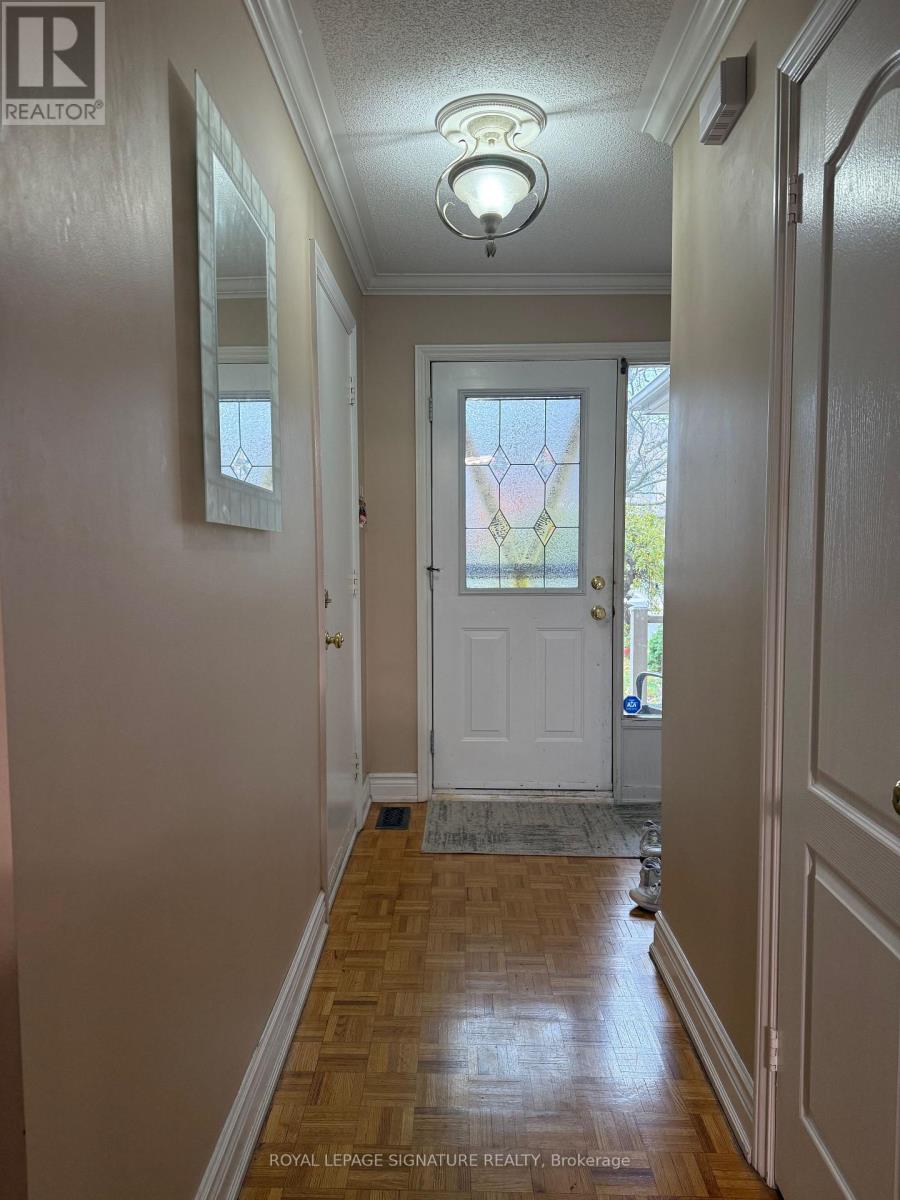 1133 Westview Terrace, Oakville, Ontario  L6M 3M1 - Photo 3 - W12749692