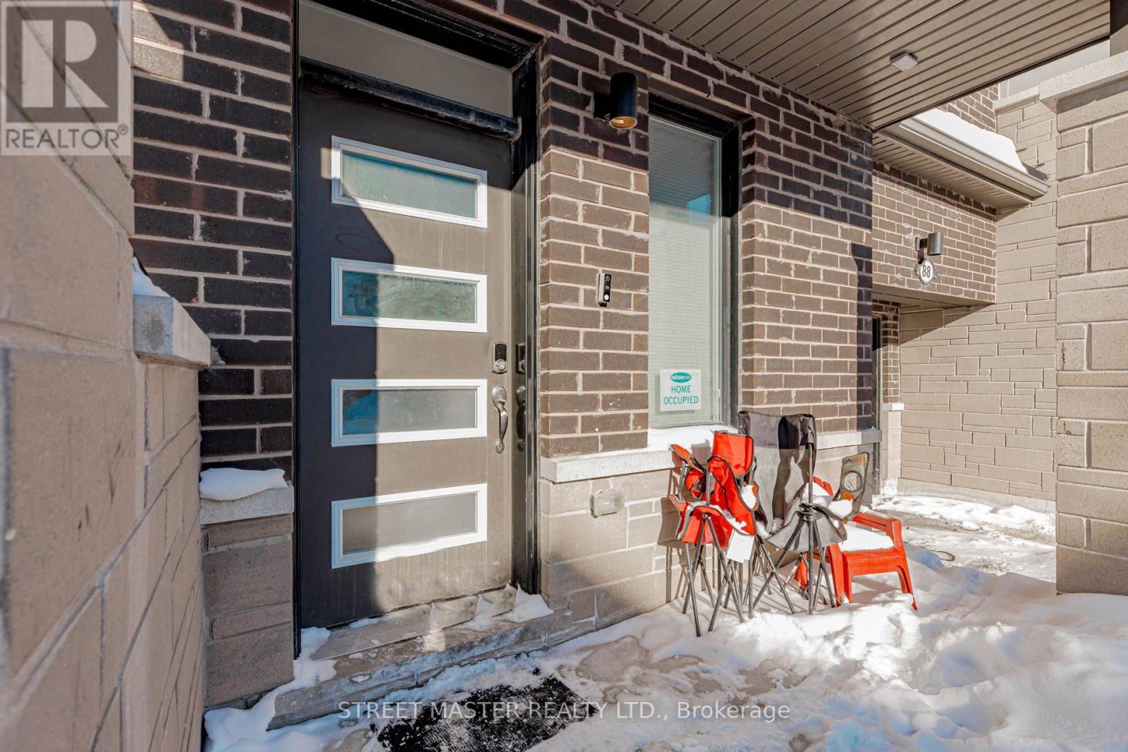 90 Keppel Circle, Brampton, Ontario  L7A 0B6 - Photo 3 - W12749734